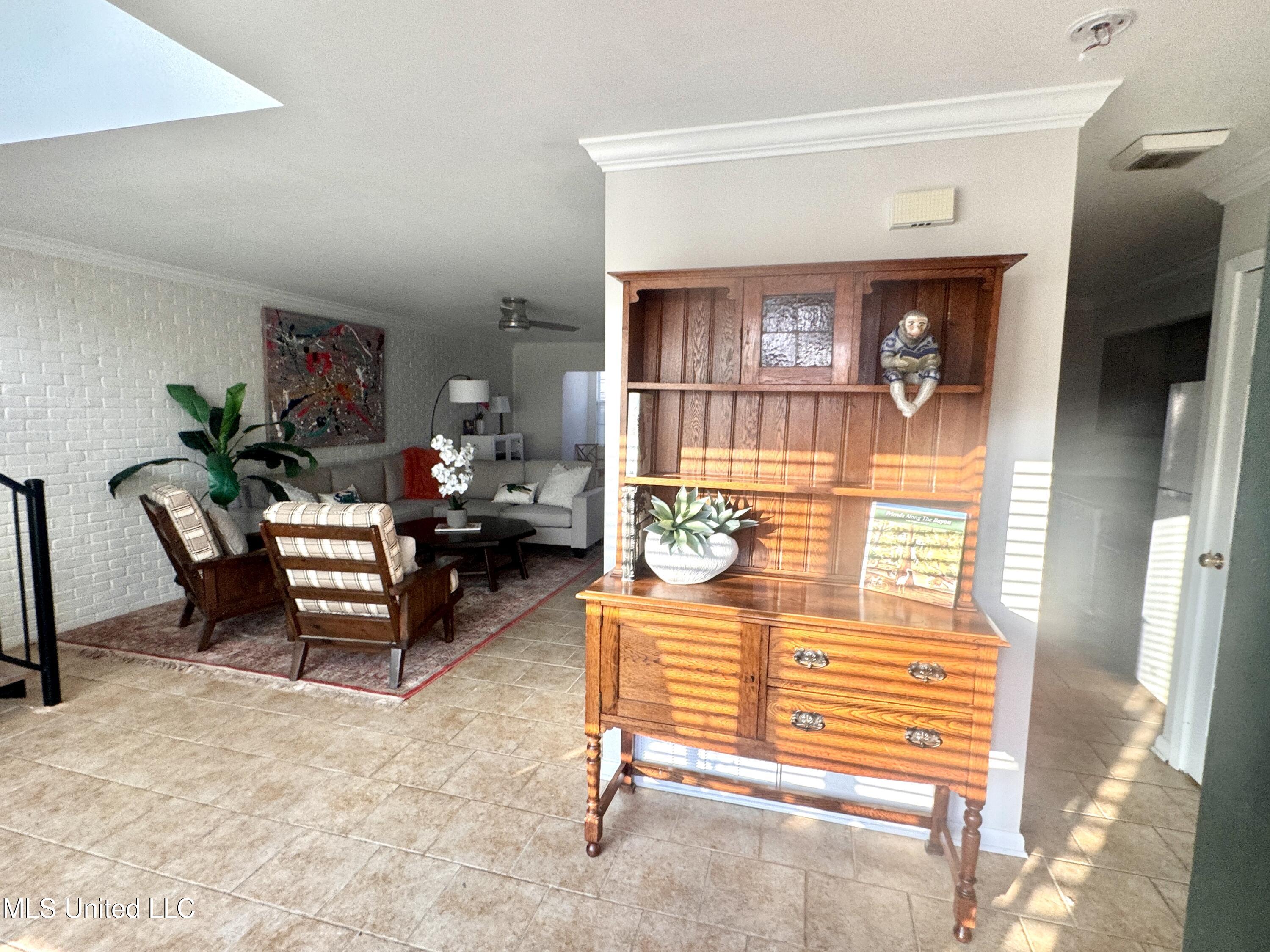 527 Front Beach Drive Property Photo 2