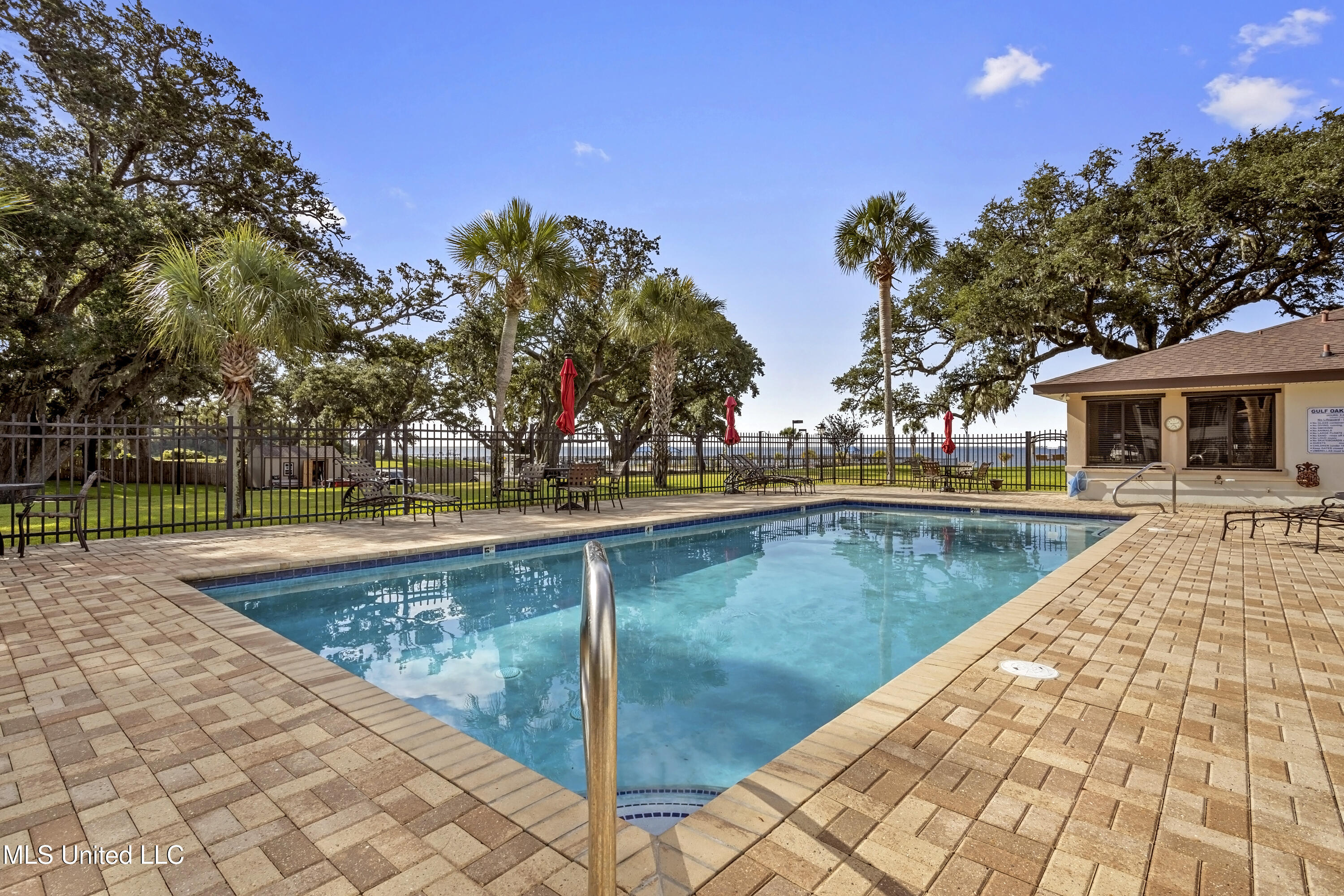 527 Front Beach Drive Property Photo 16