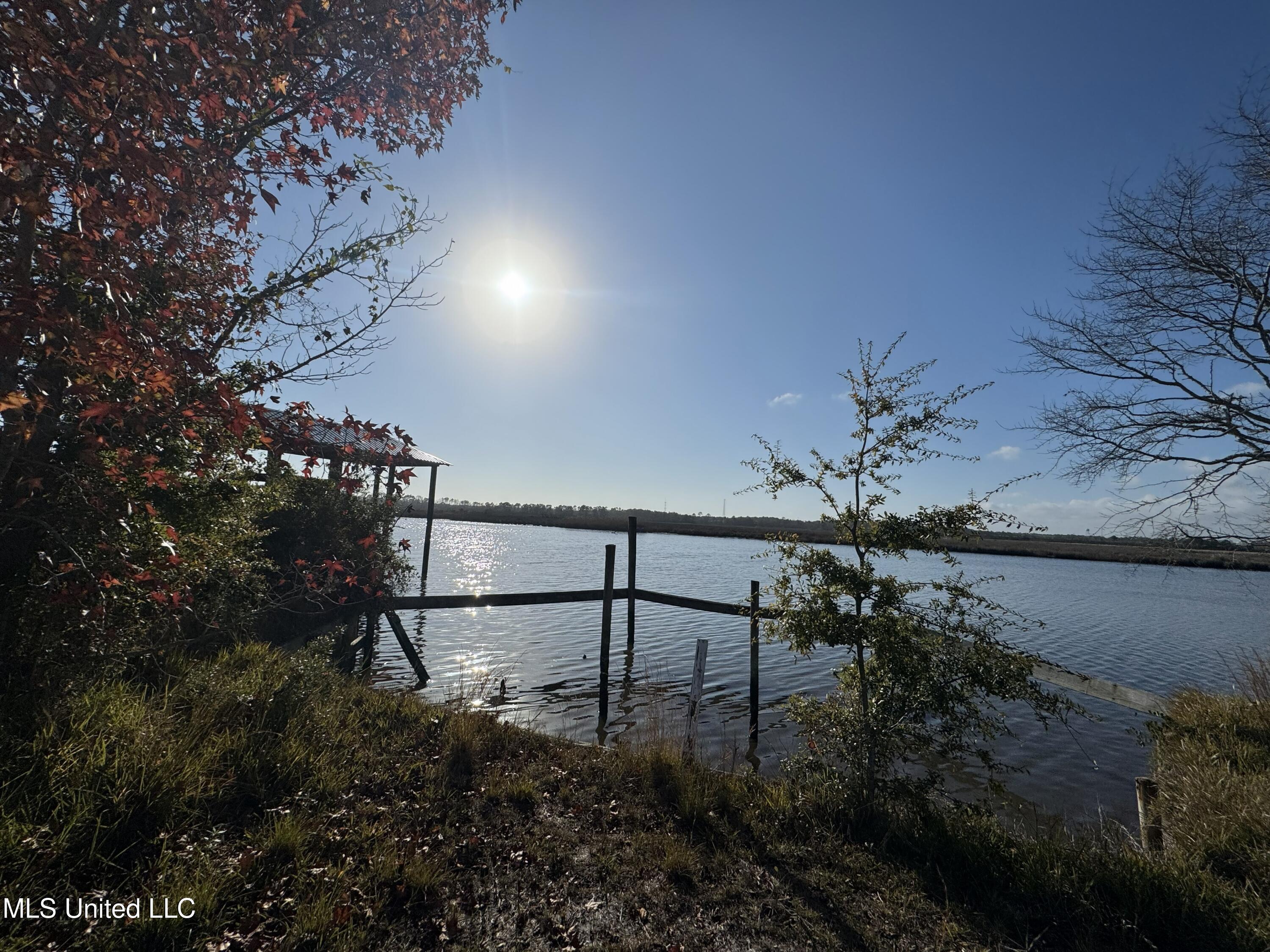 10187 S River Drive Property Photo 2