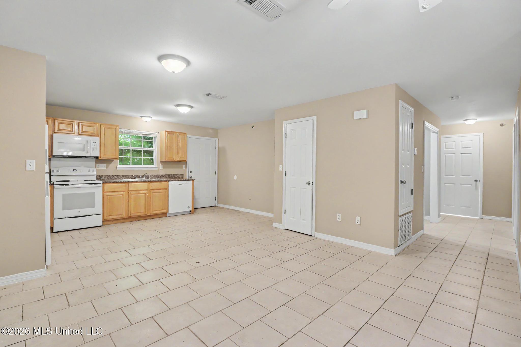 3008 50th Avenue Property Photo 5
