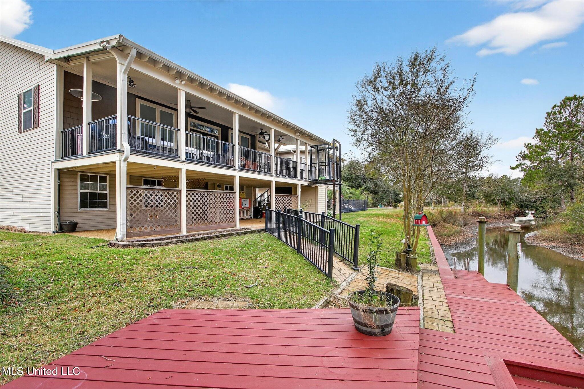 2104 Mole Drive Property Photo 7