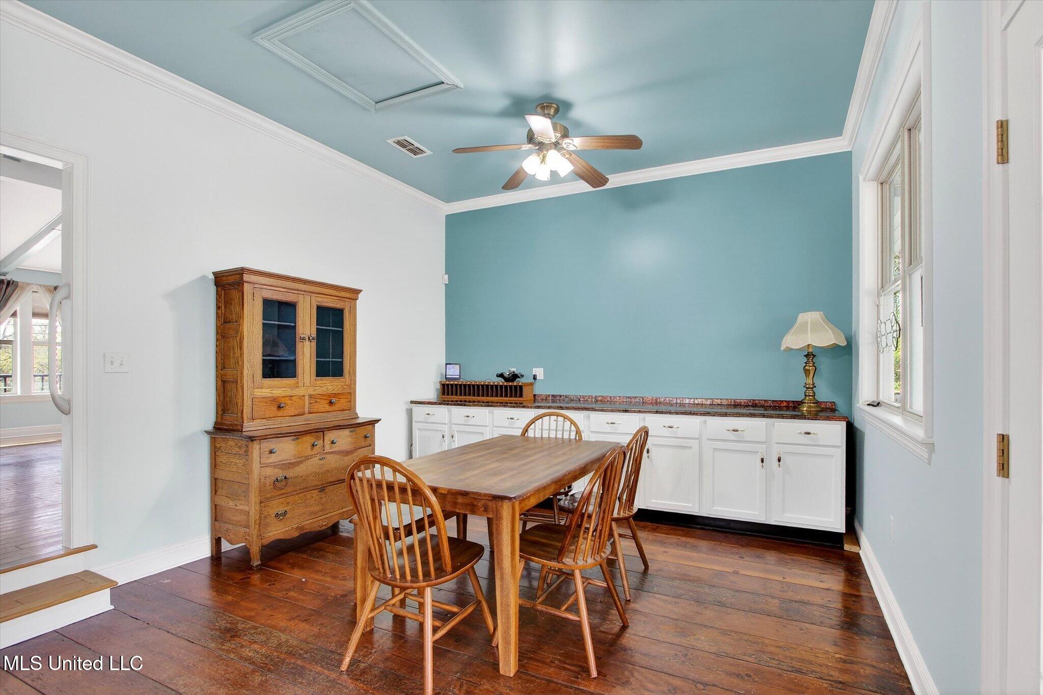 2104 Mole Drive Property Photo 18