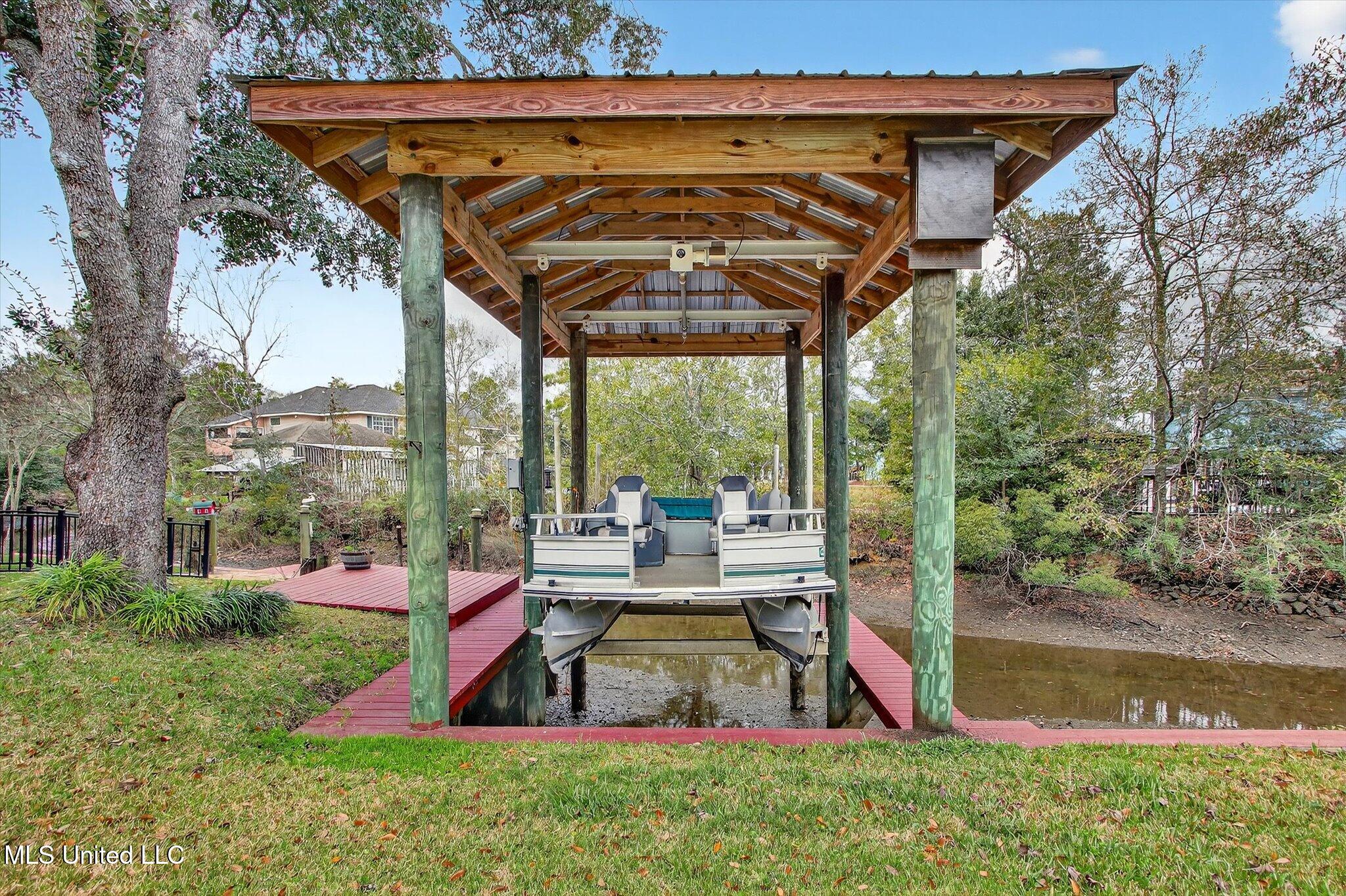 2104 Mole Drive Property Photo 34