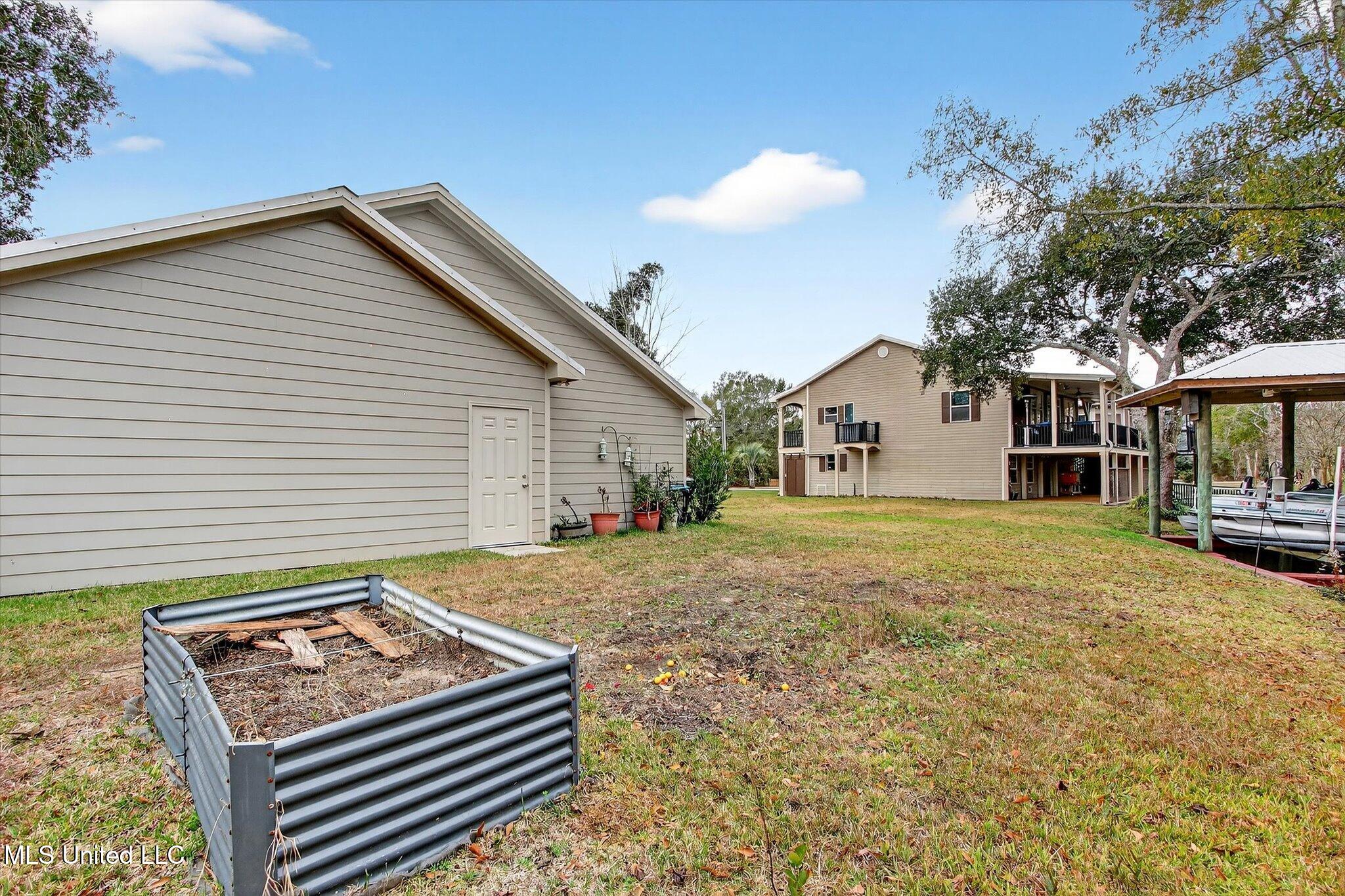 2104 Mole Drive Property Photo 36