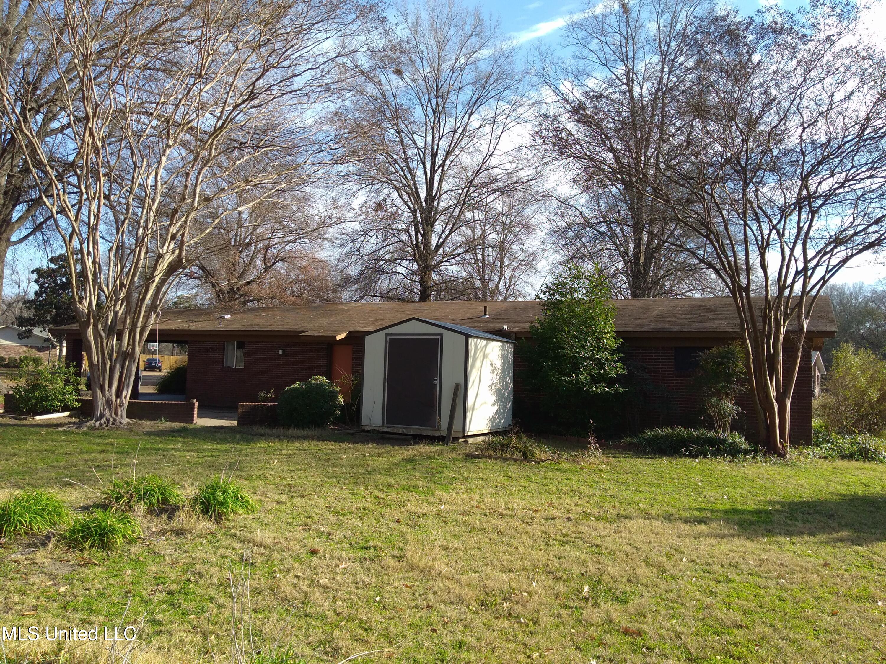 311 S Mac Arthur Circle Property Photo 10