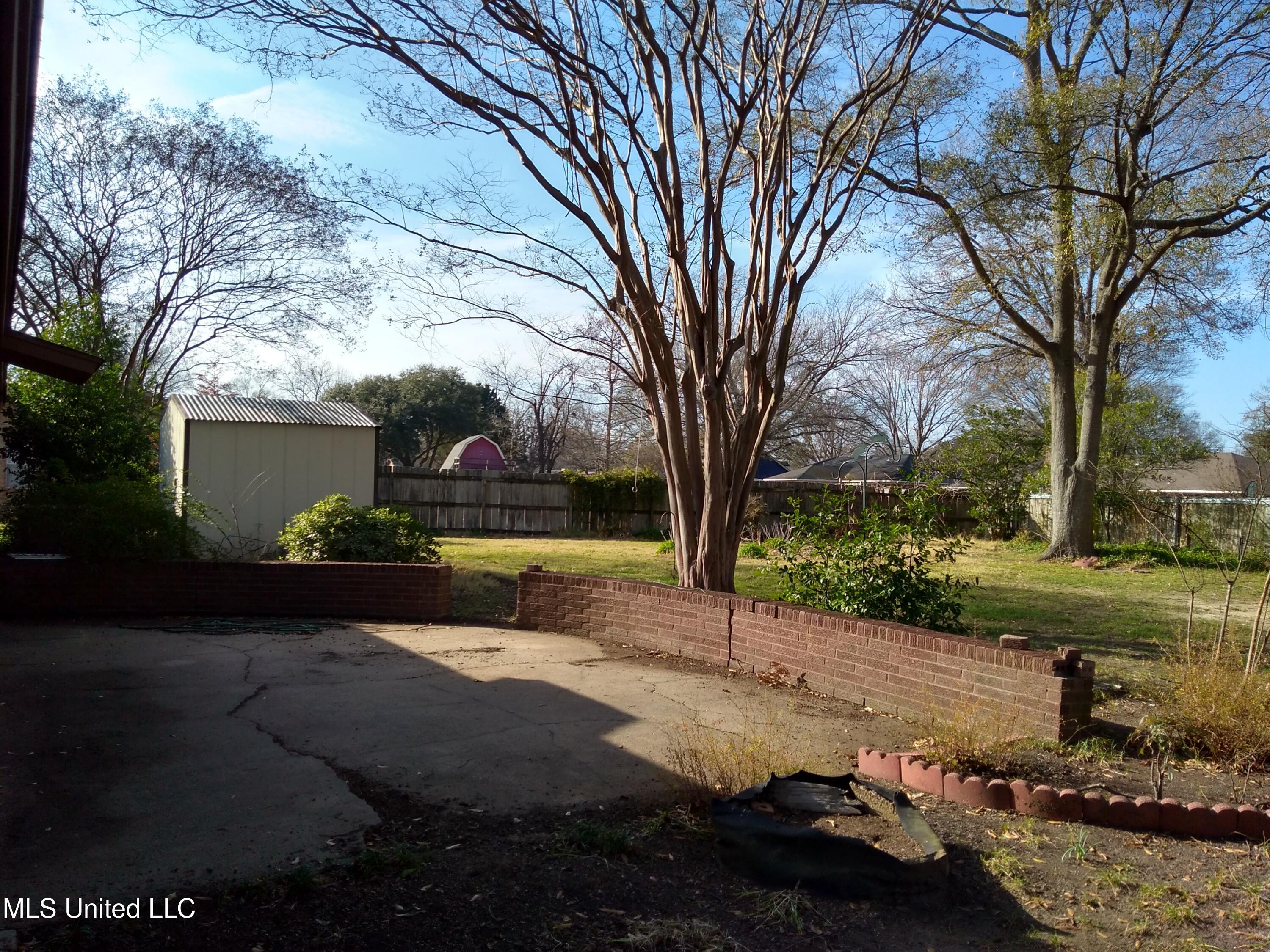 311 S Mac Arthur Circle Property Photo 12