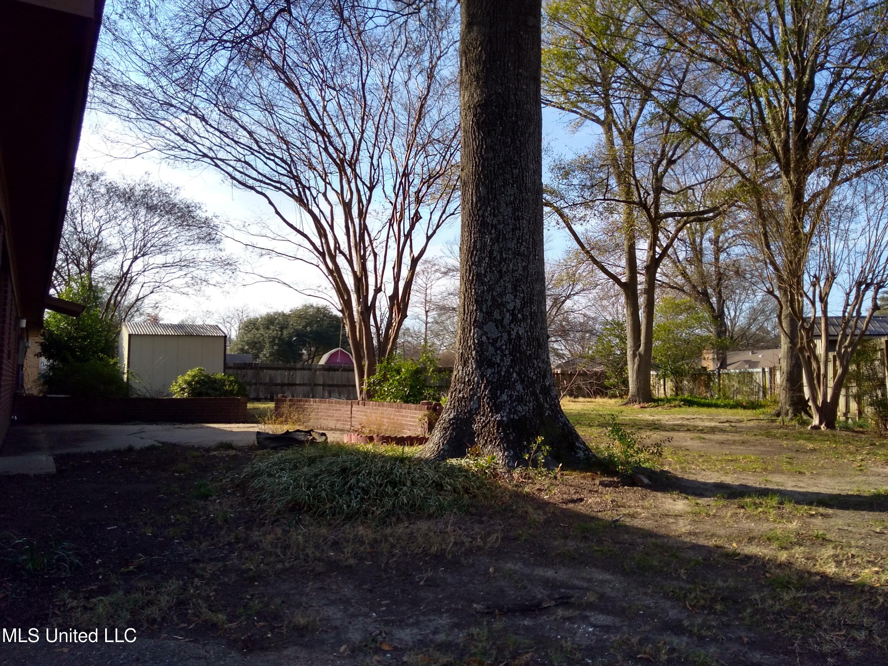 311 S Mac Arthur Circle Property Photo 13