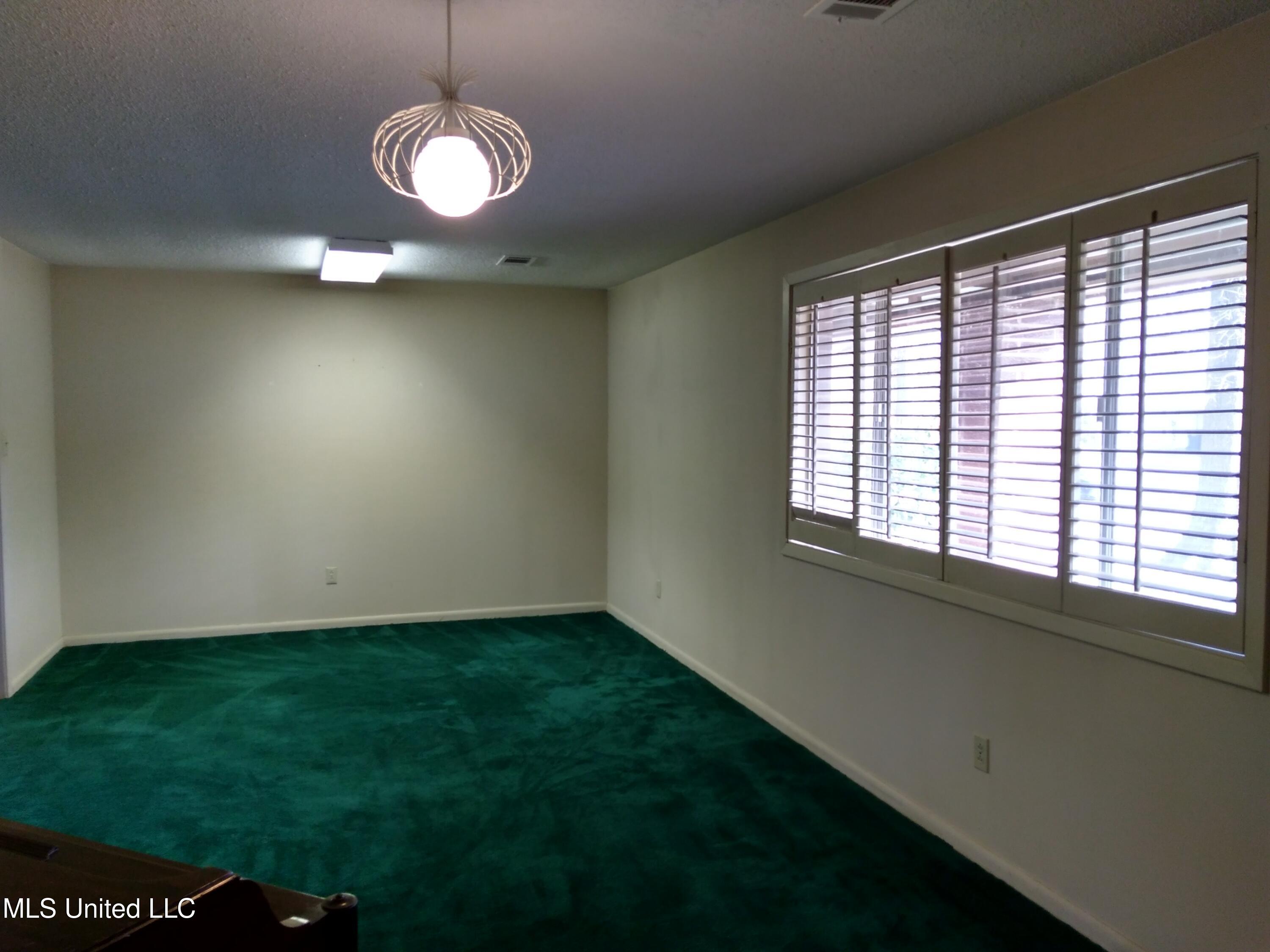 311 S Mac Arthur Circle Property Photo 21