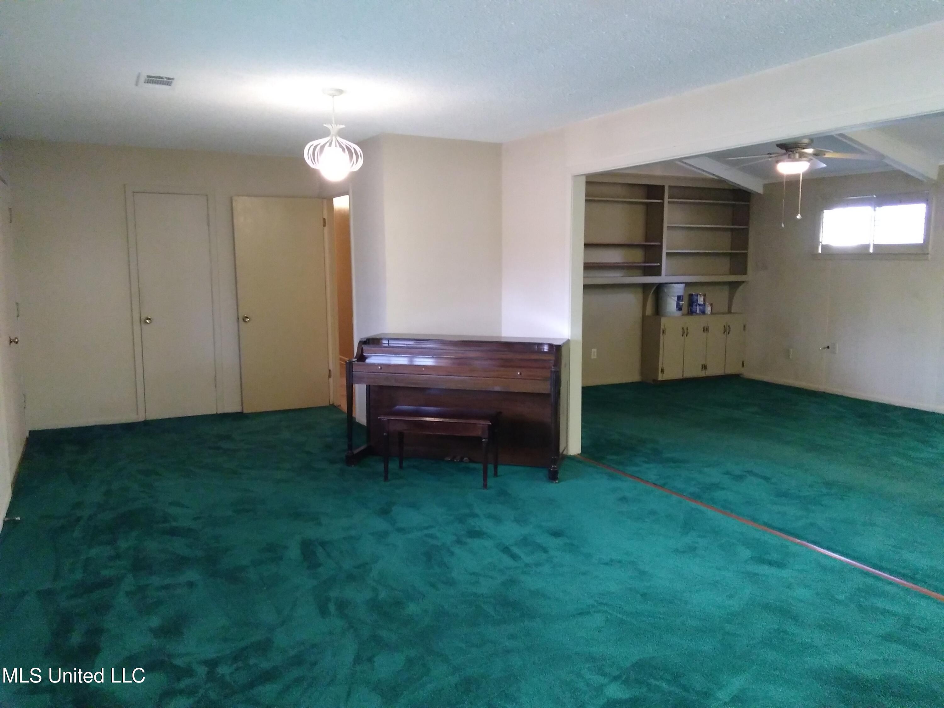 311 S Mac Arthur Circle Property Photo 23