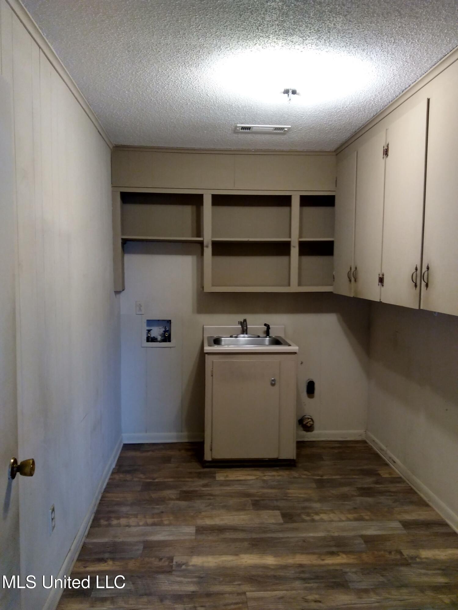 311 S Mac Arthur Circle Property Photo 27