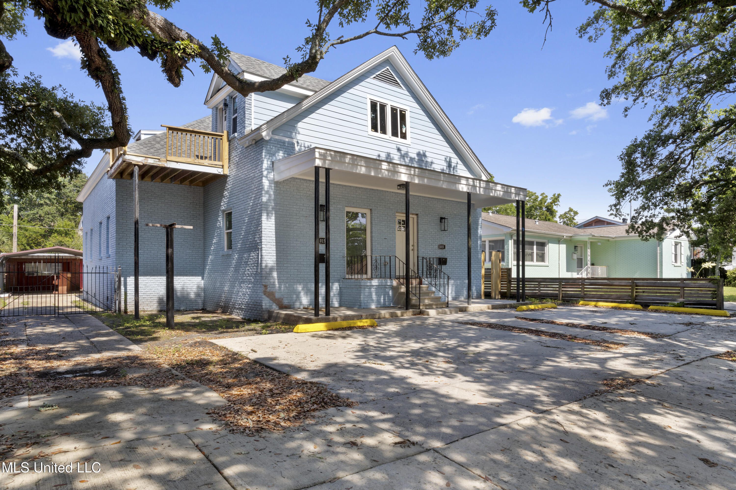 1015 38th Avenue Property Photo 2