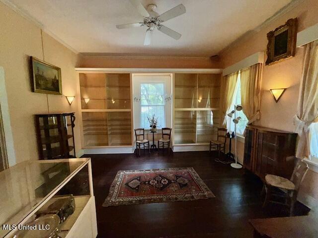 657 S Canal Street Property Photo 8