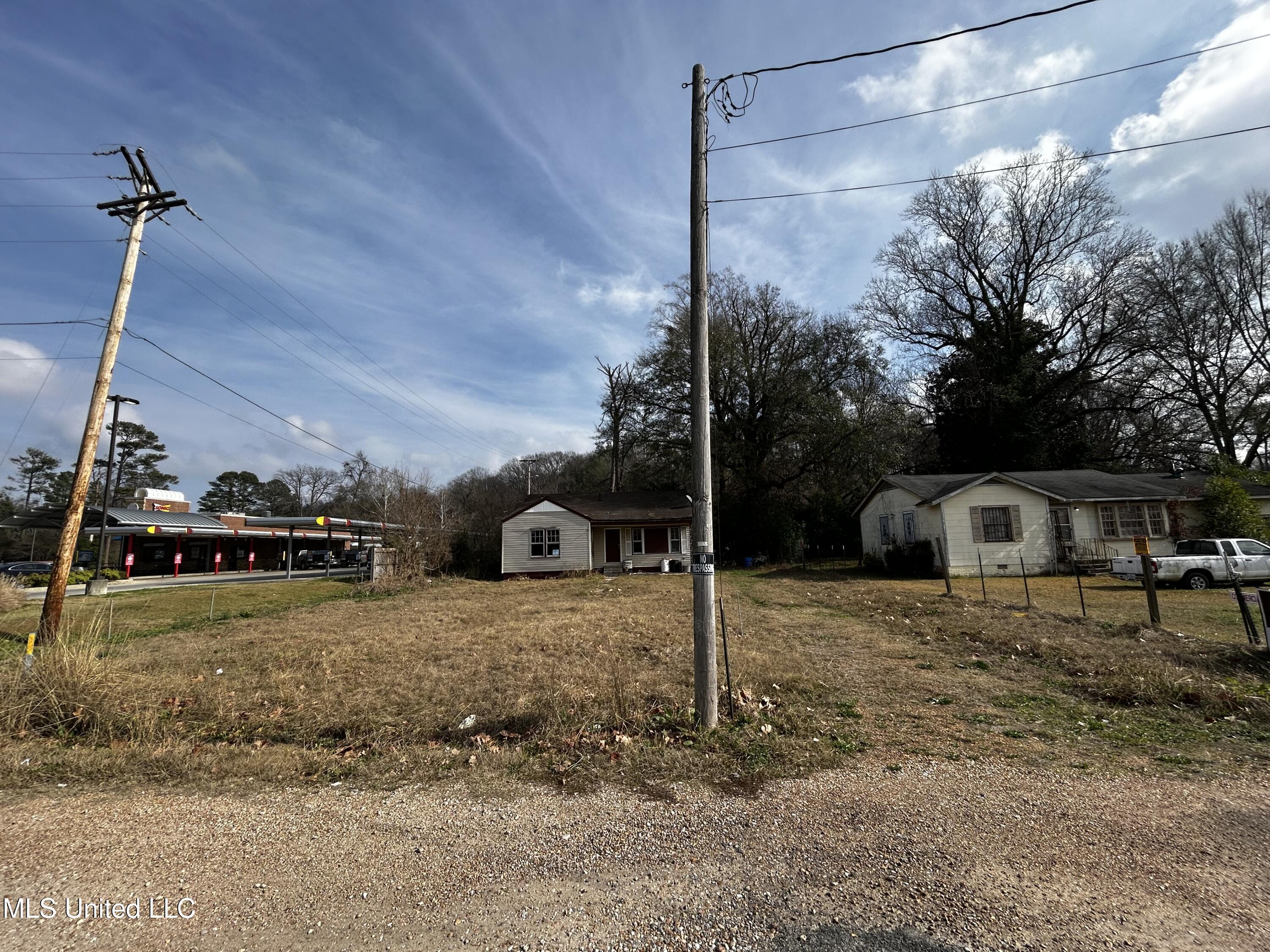 1704 Carson Drive Property Photo 3