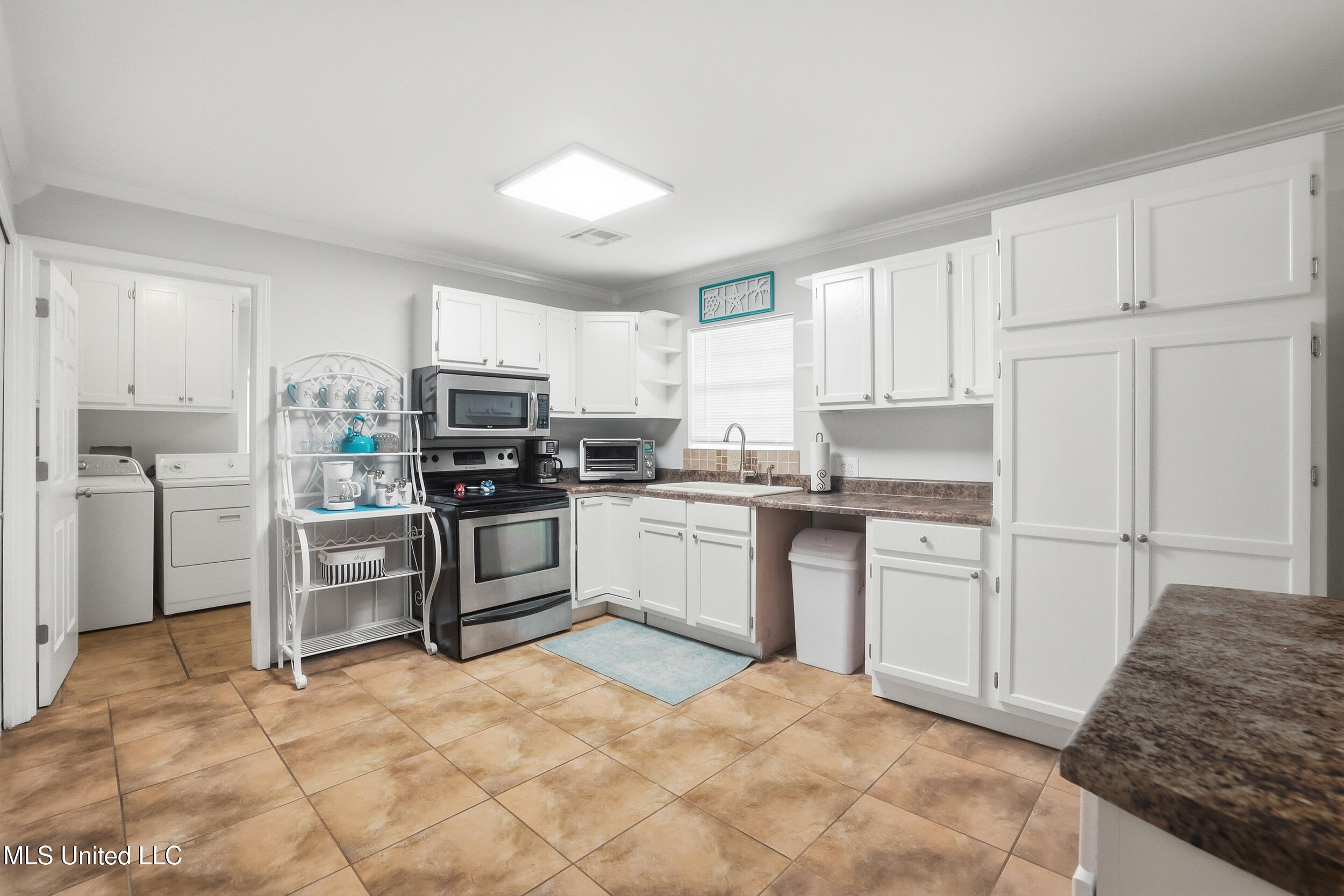 10064 Everest Street Property Photo 21
