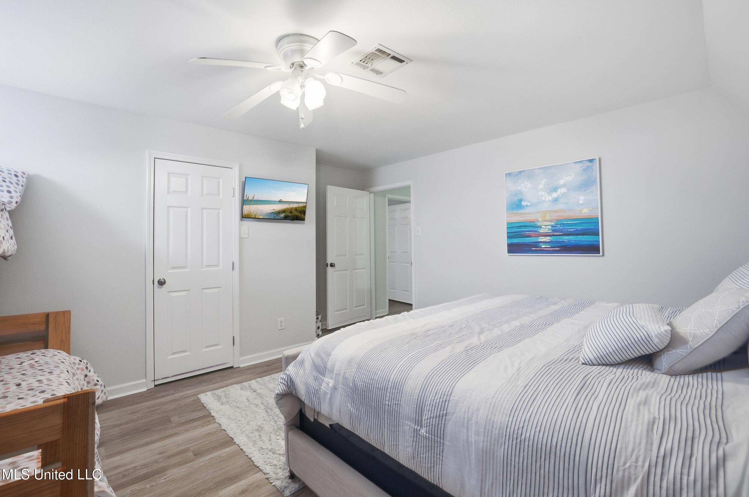 10064 Everest Street Property Photo 39