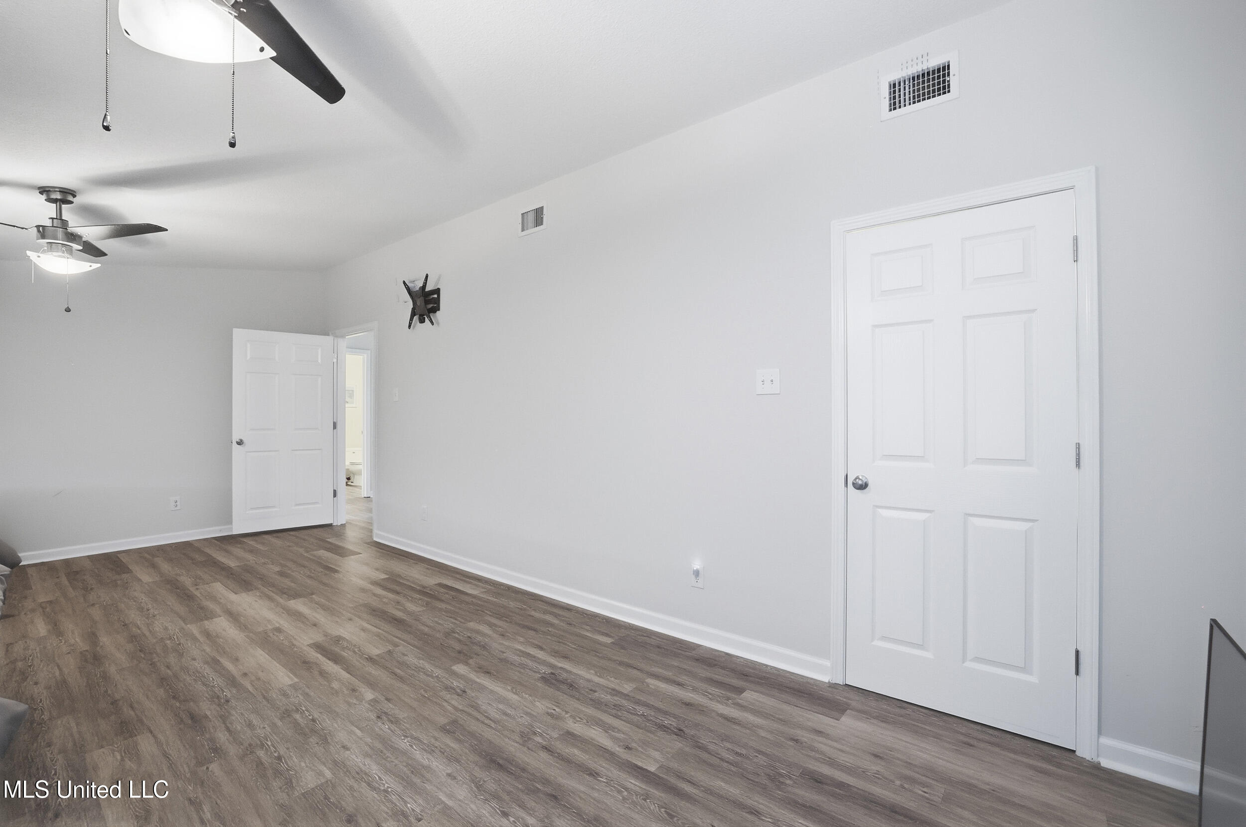 10064 Everest Street Property Photo 43