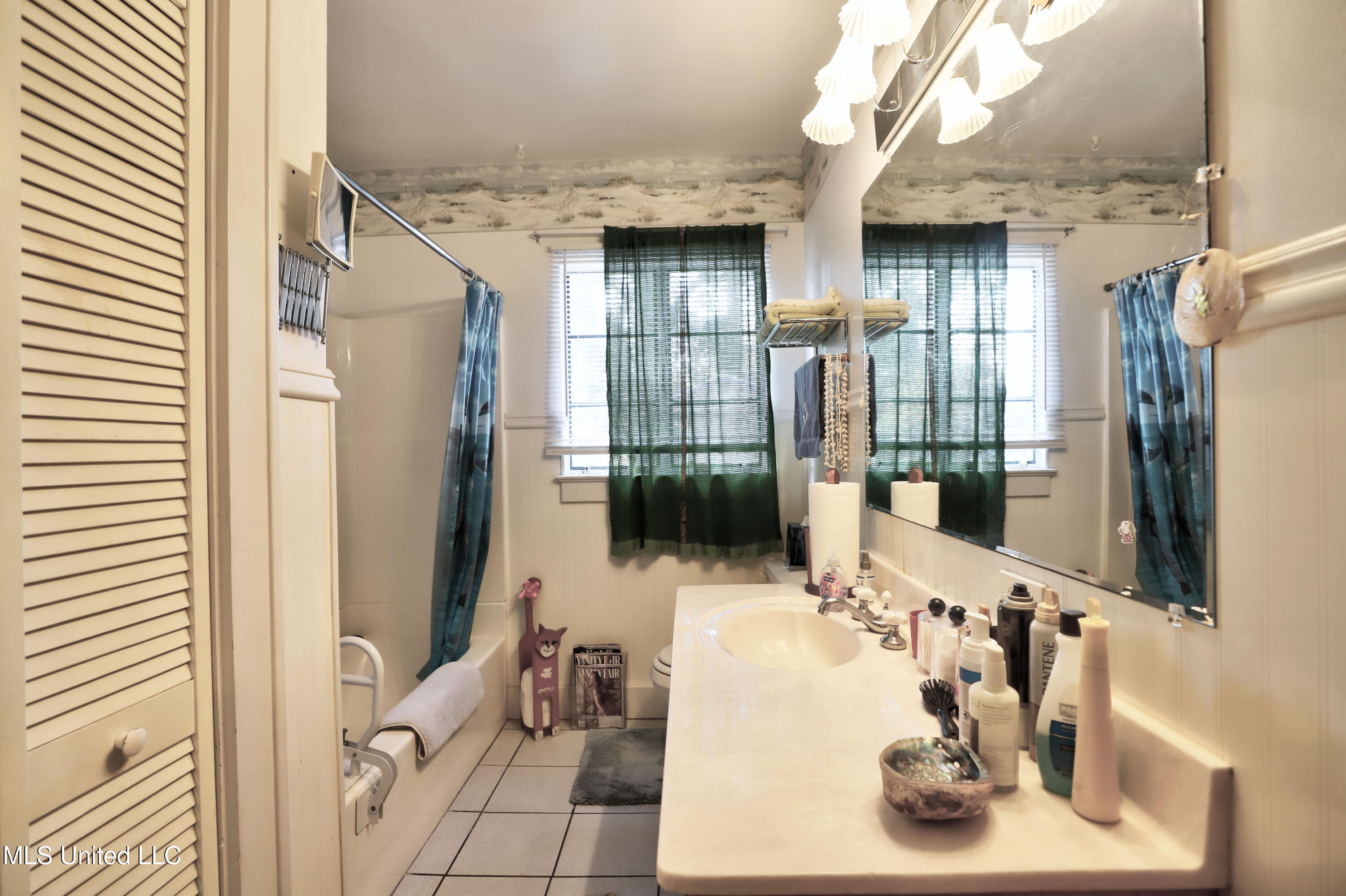 1229 Kensington Drive Property Photo 13