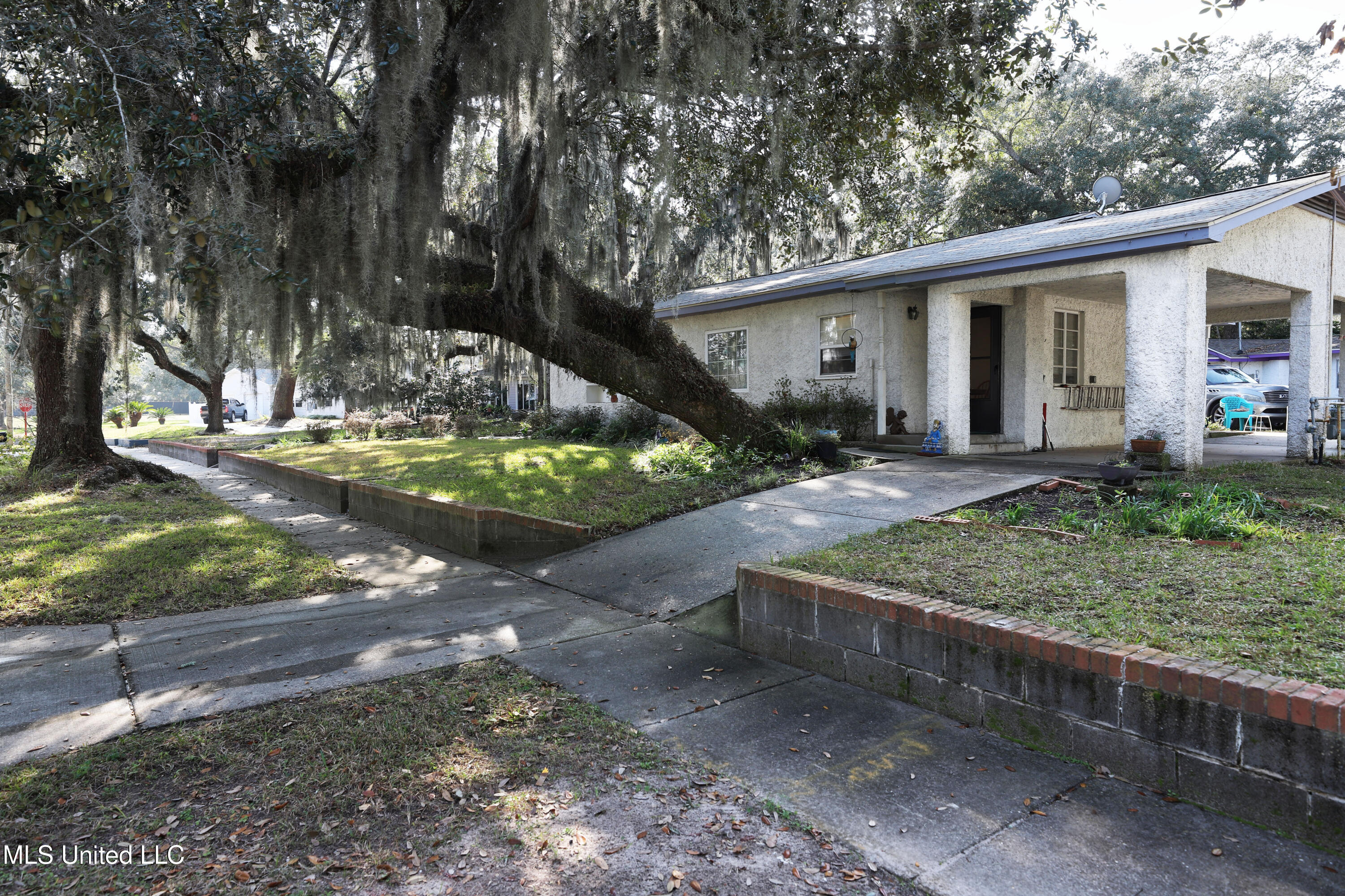 1229 Kensington Drive Property Photo 25