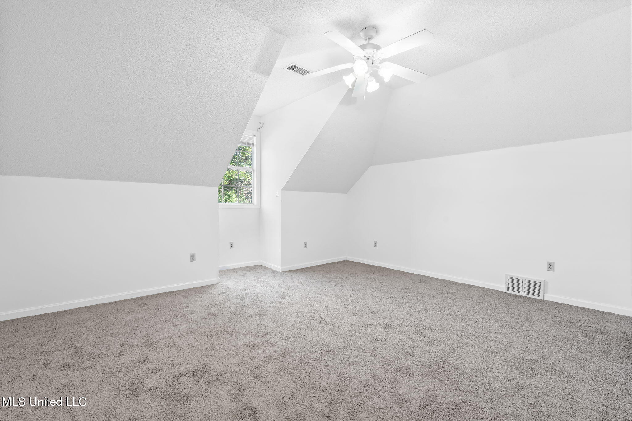 7885 Hunters Bend Cove Property Photo 30