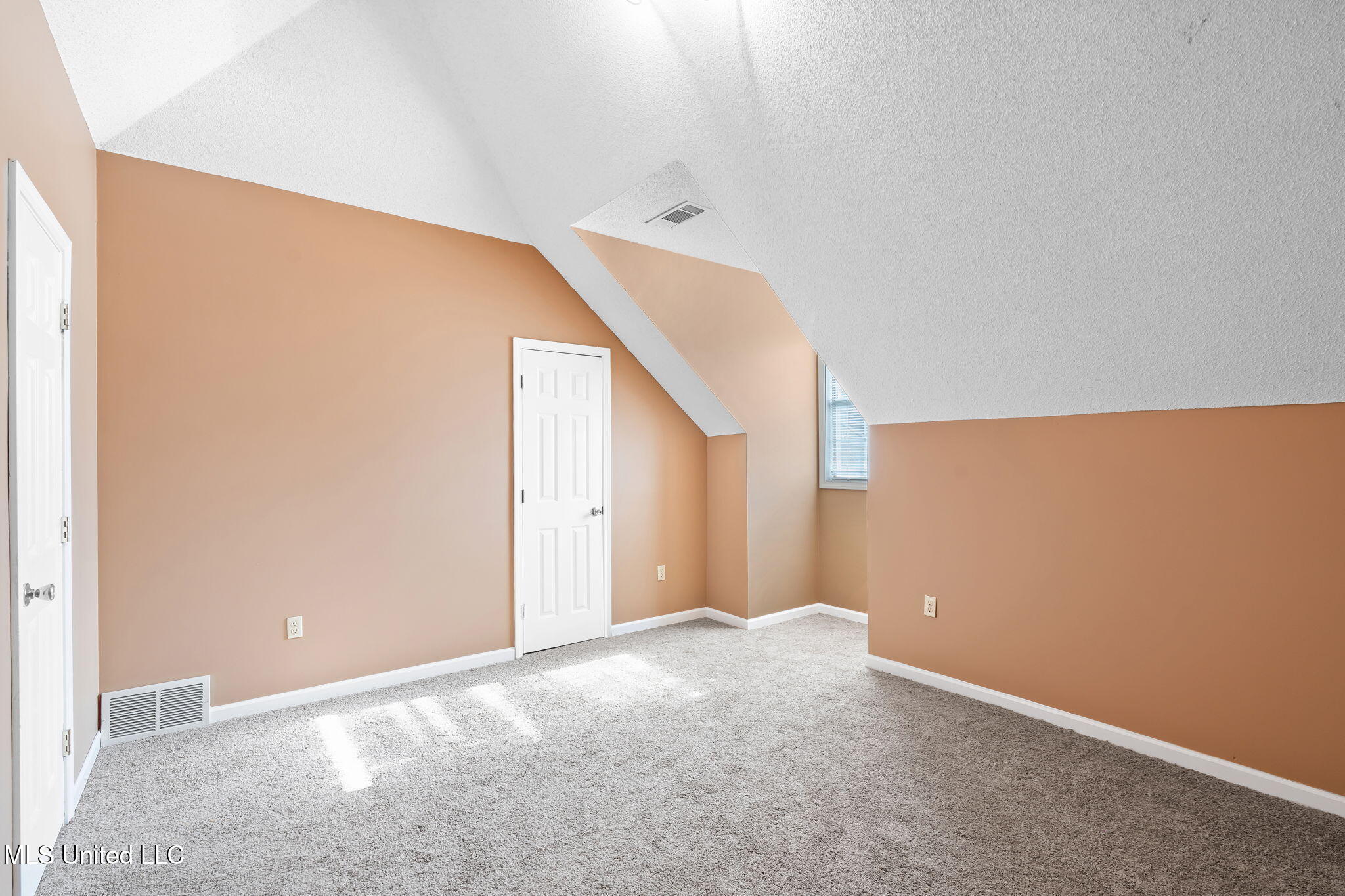7885 Hunters Bend Cove Property Photo 31