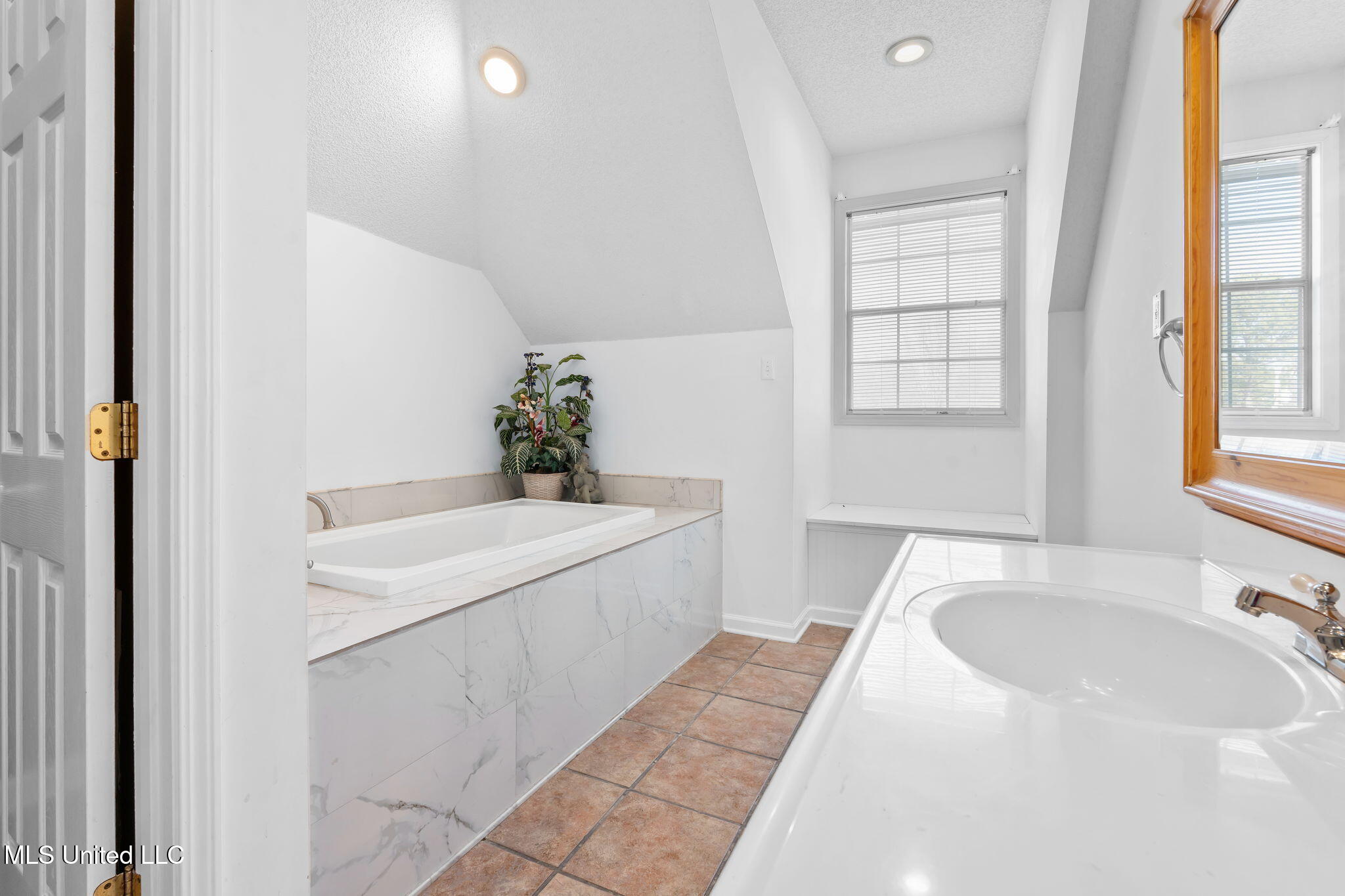 7885 Hunters Bend Cove Property Photo 33