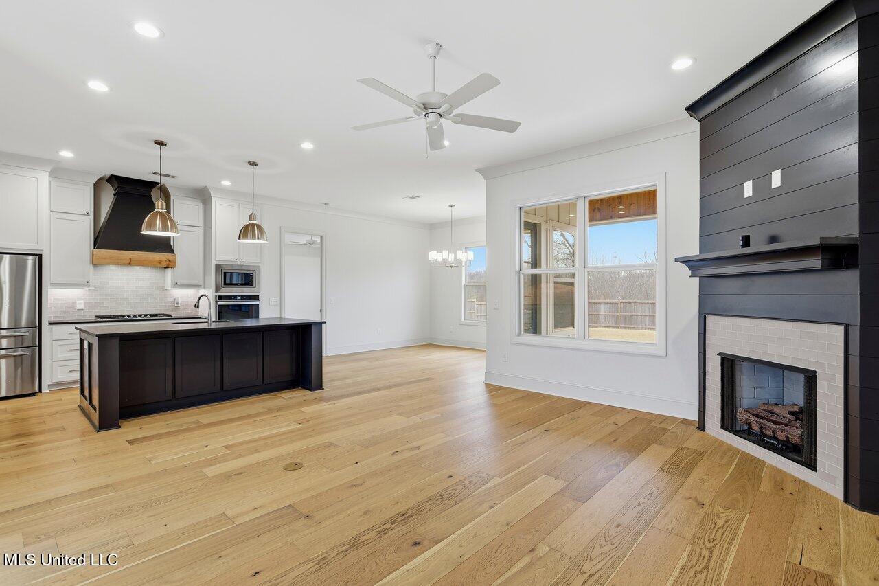 180 Catherine Boulevard Property Photo 7