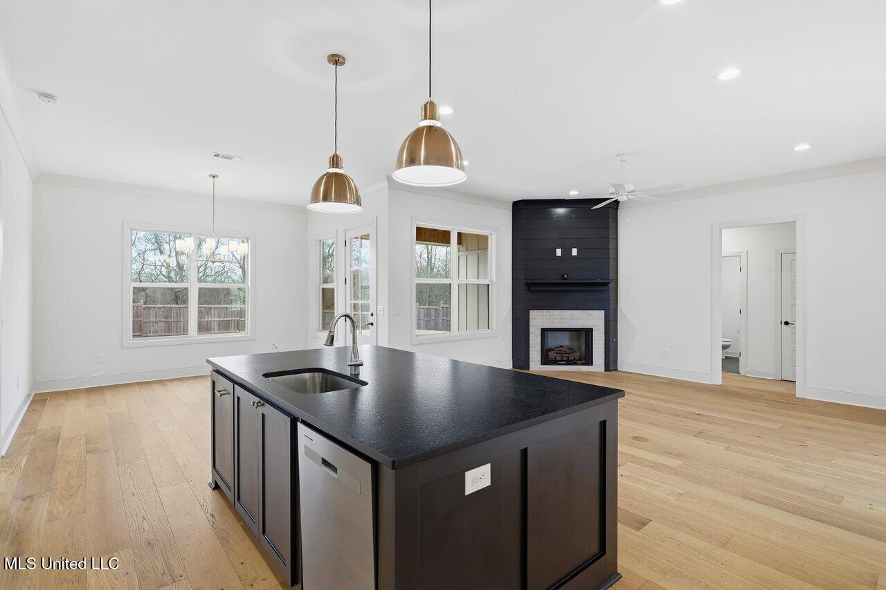 180 Catherine Boulevard Property Photo 10