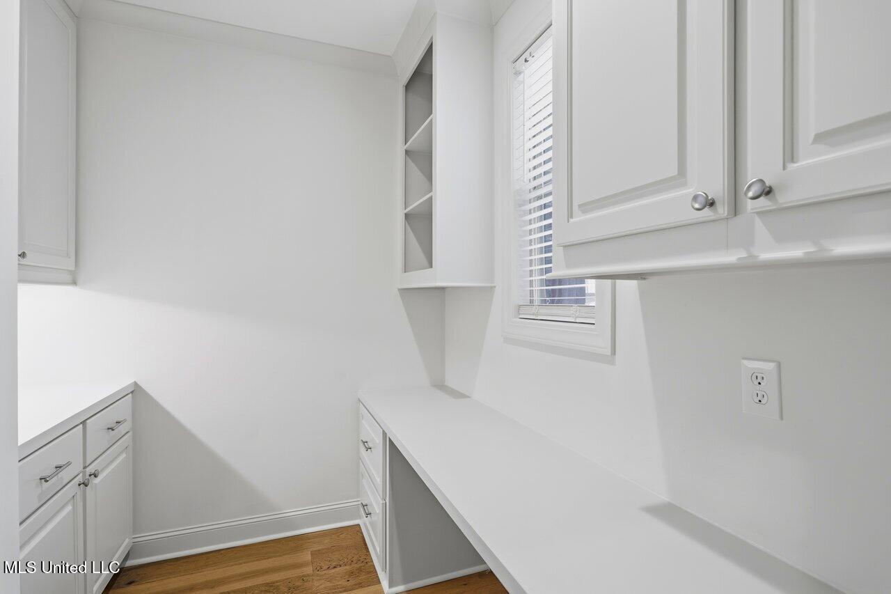180 Catherine Boulevard Property Photo 14