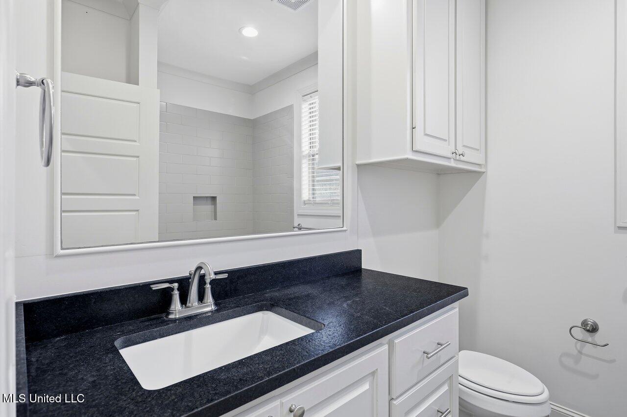 180 Catherine Boulevard Property Photo 24