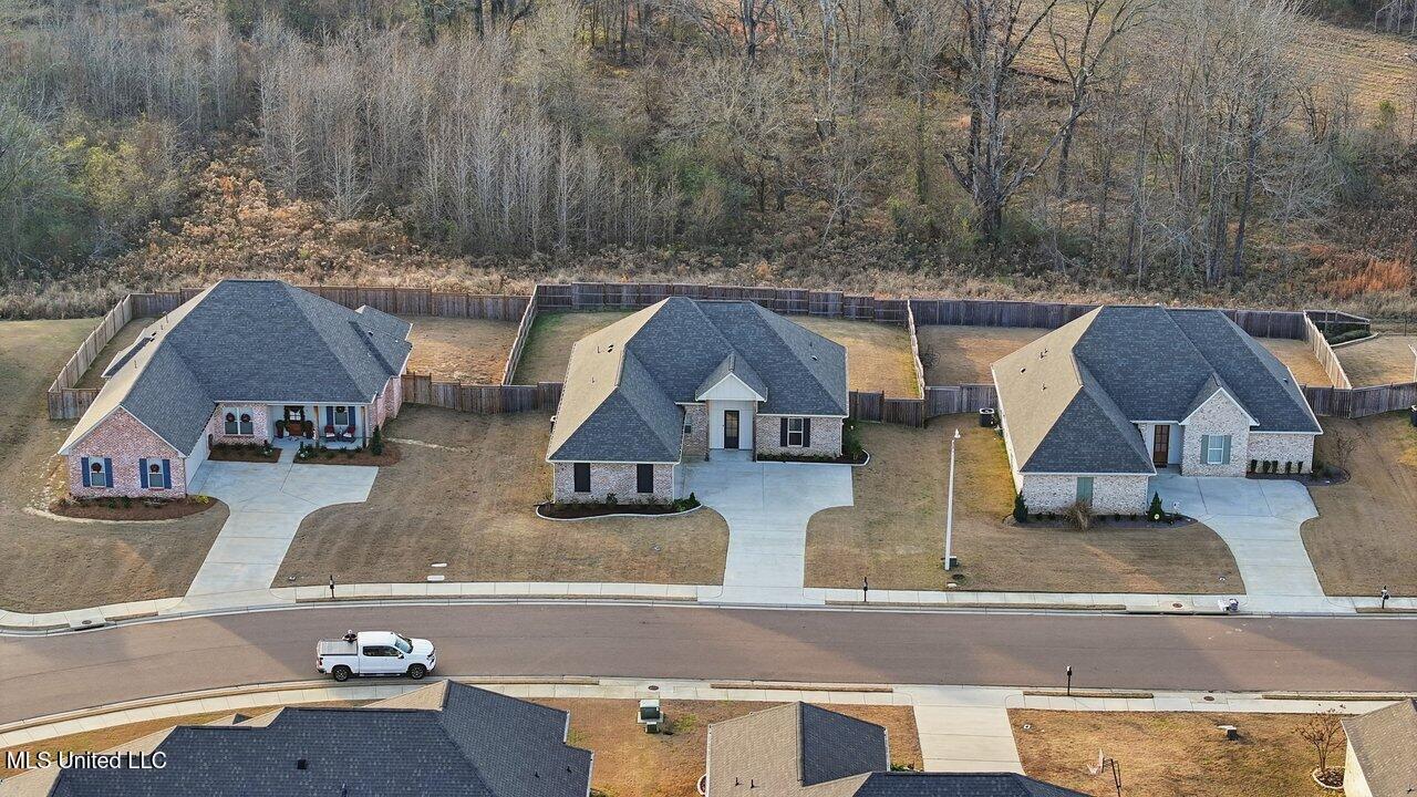 180 Catherine Boulevard Property Photo 45