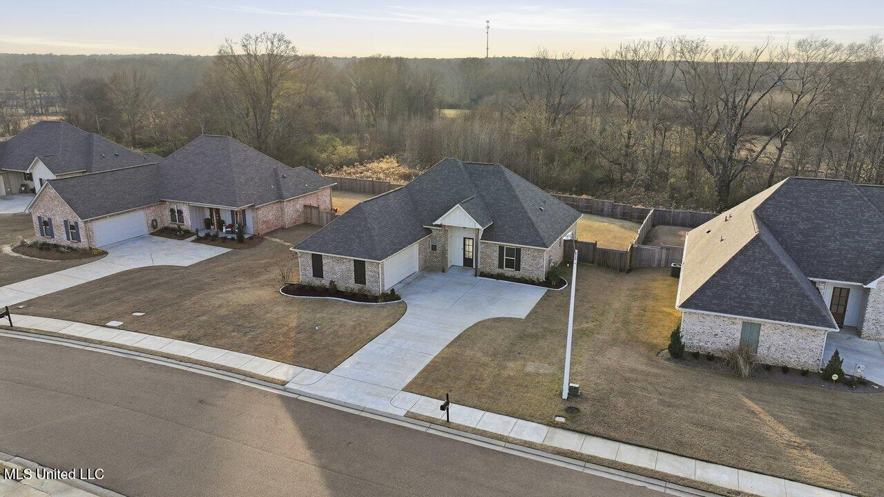 180 Catherine Boulevard Property Photo 49