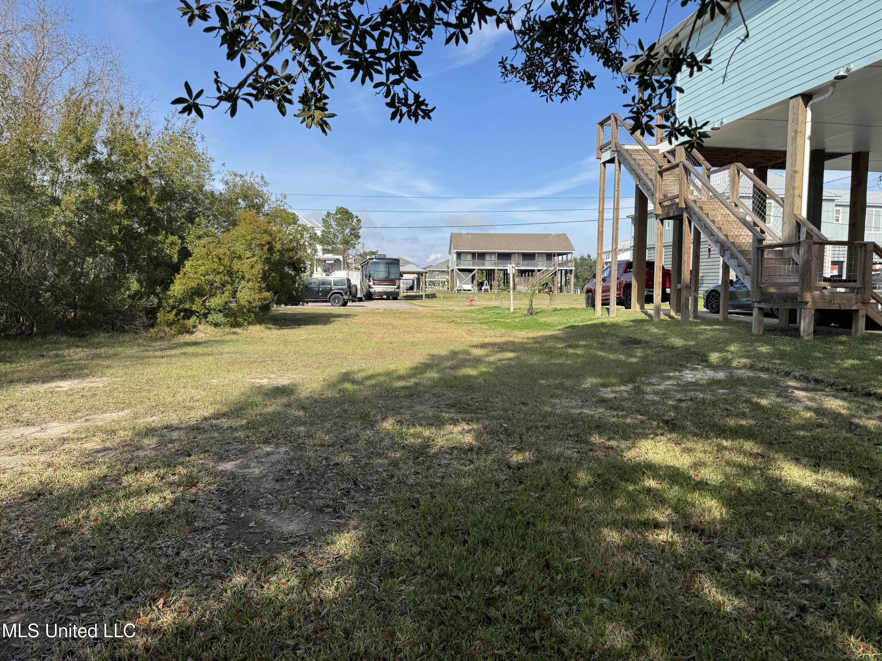 125 Edith Drive Property Photo 8