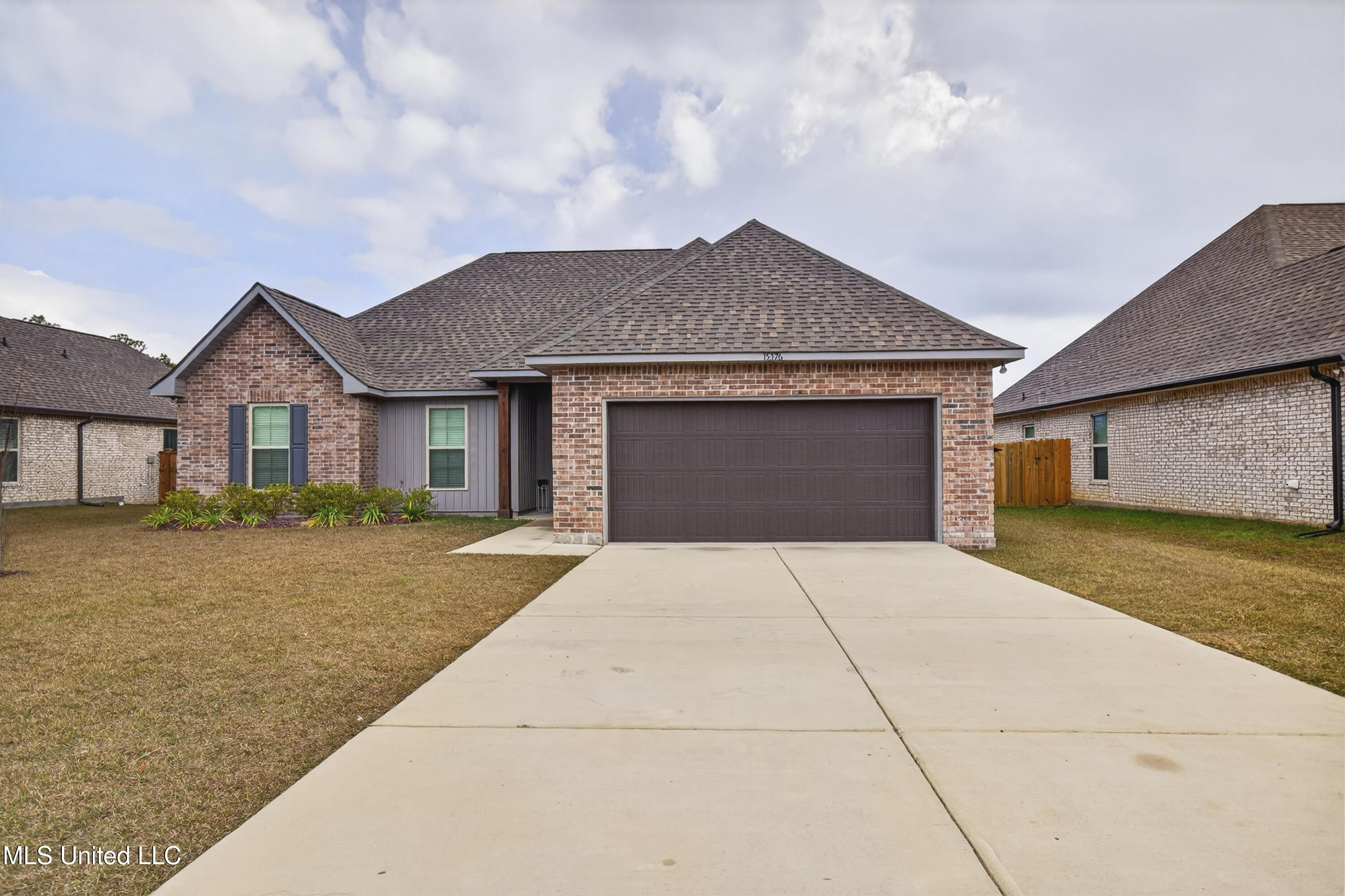 15376 High Point Drive Property Photo 1