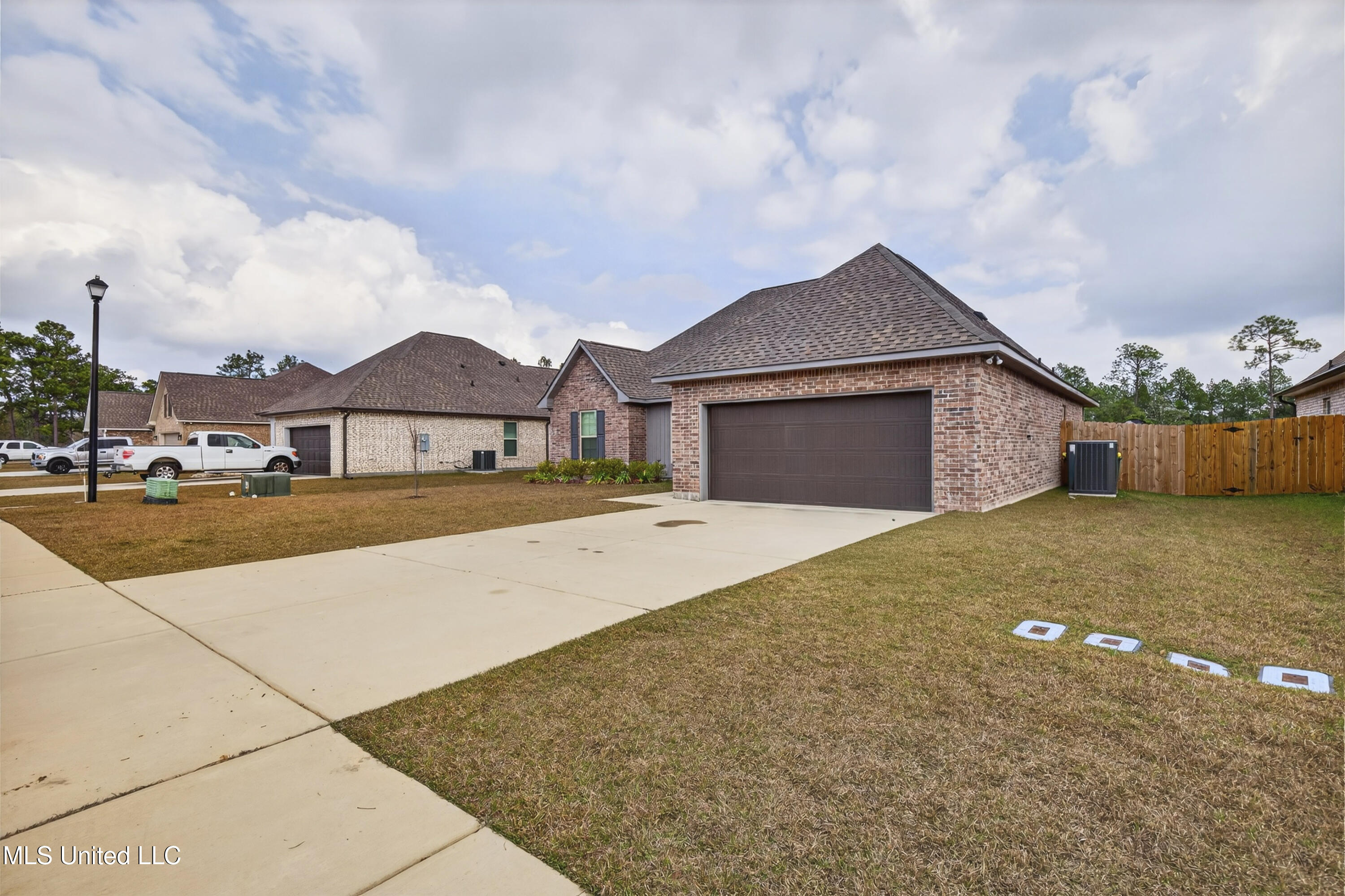 15376 High Point Drive Property Photo 2