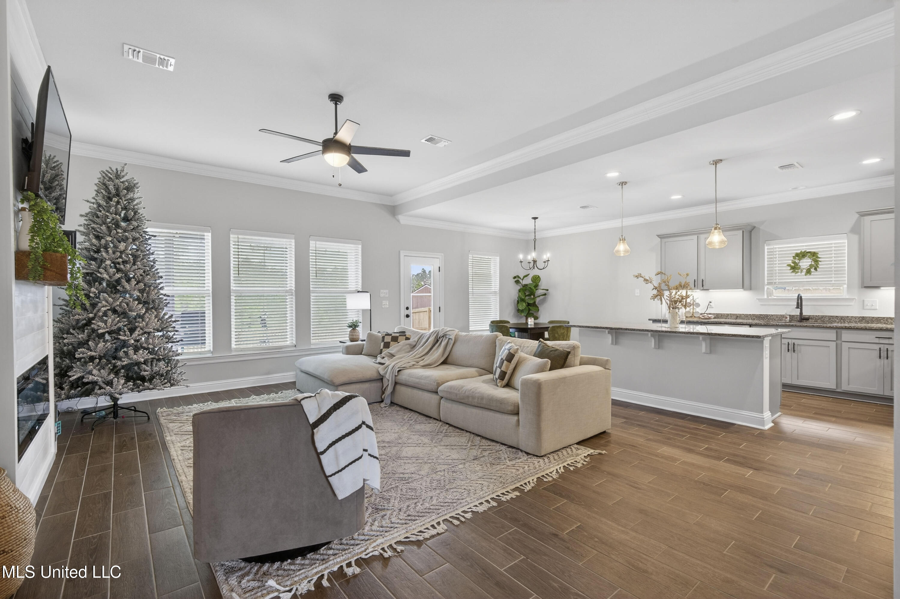 15376 High Point Drive Property Photo 4