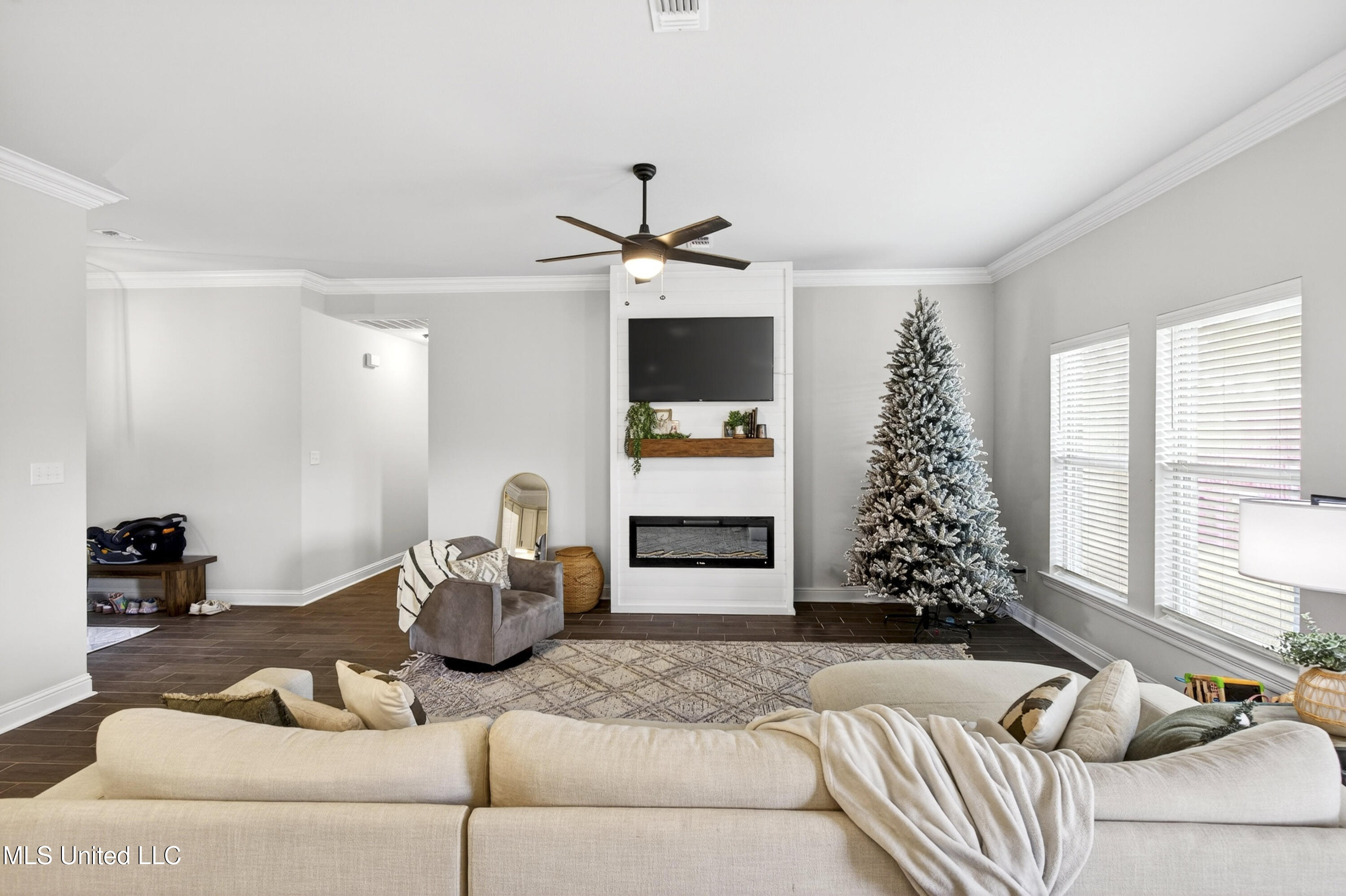 15376 High Point Drive Property Photo 8