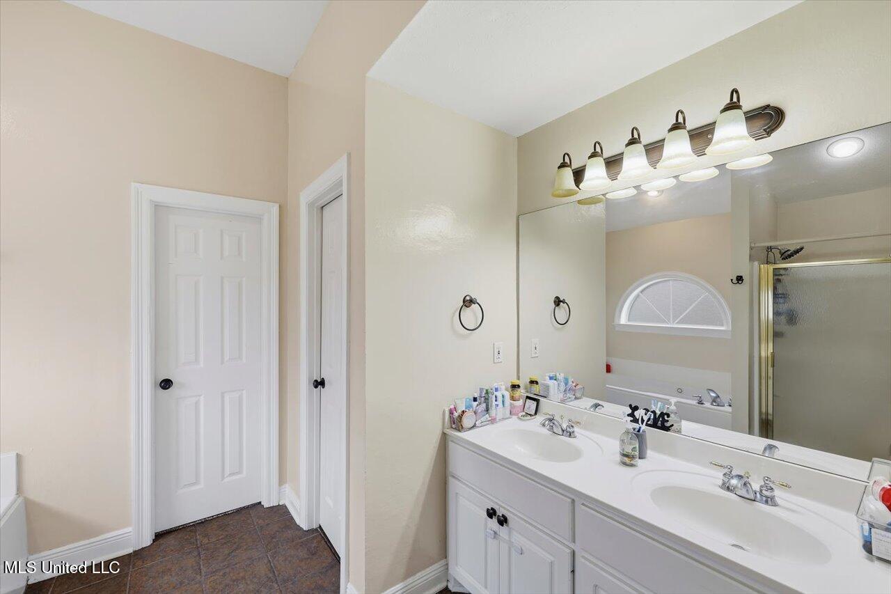 608 Summer Place Property Photo 18
