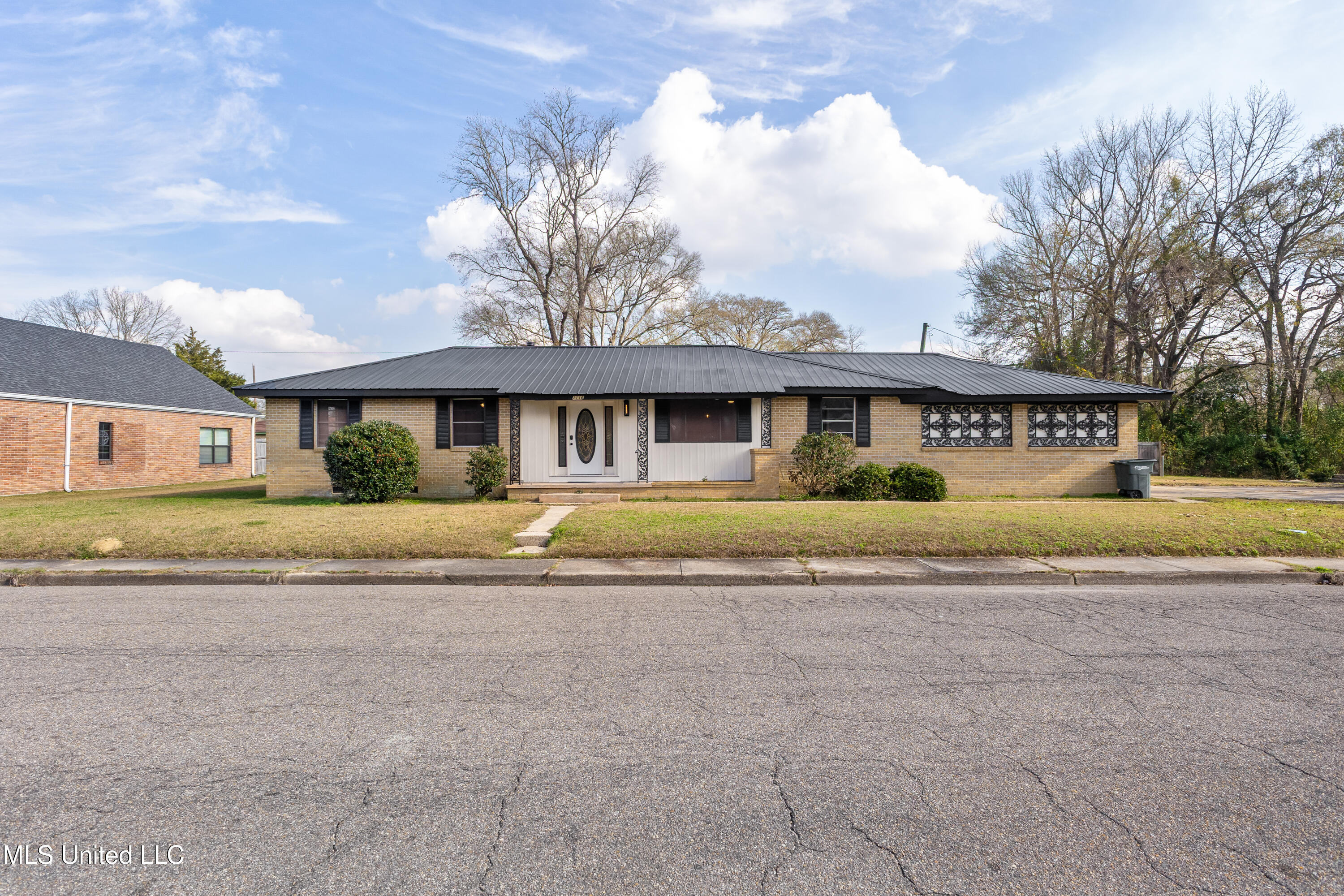 1116 West Avenue Property Photo 1