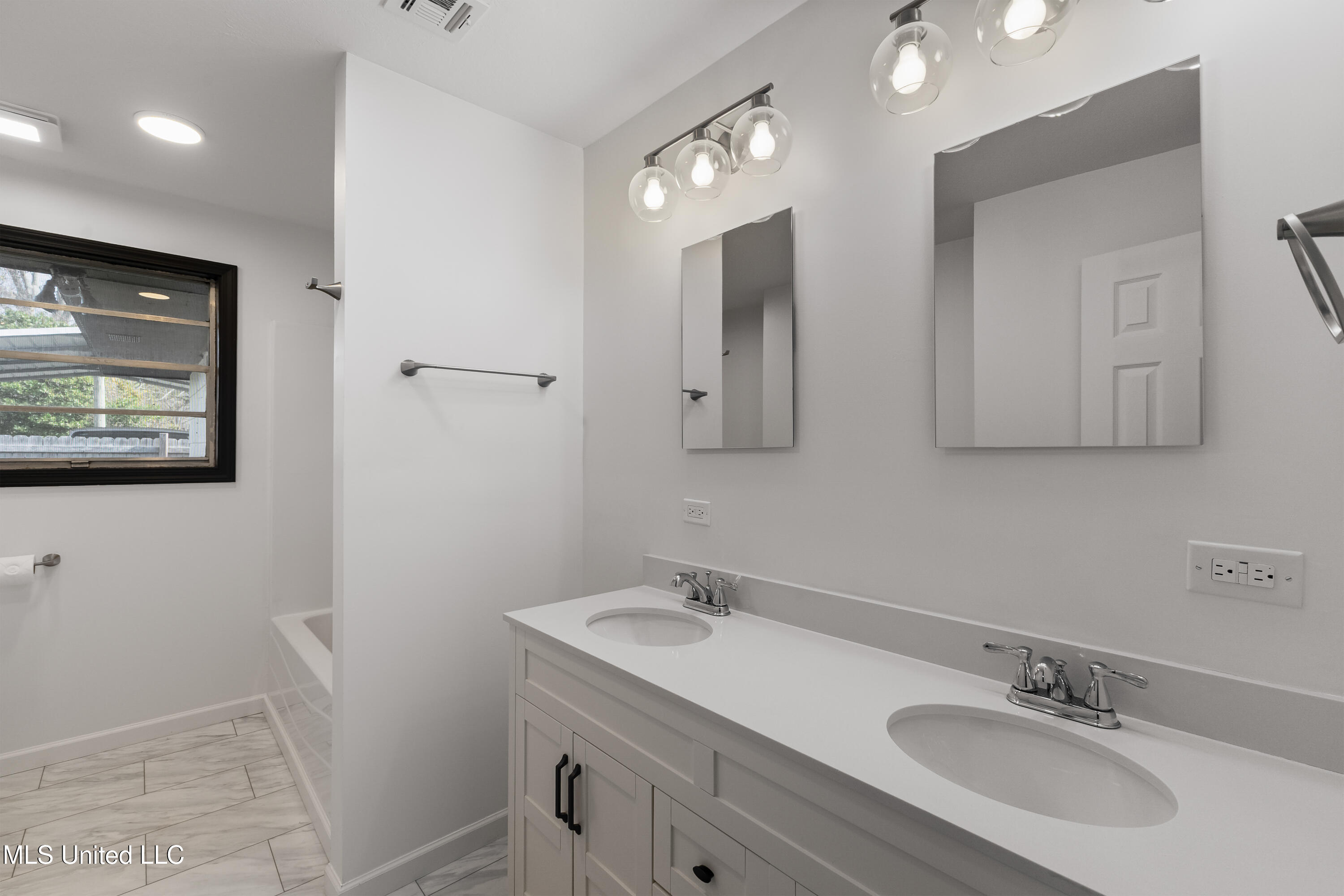 1116 West Avenue Property Photo 28