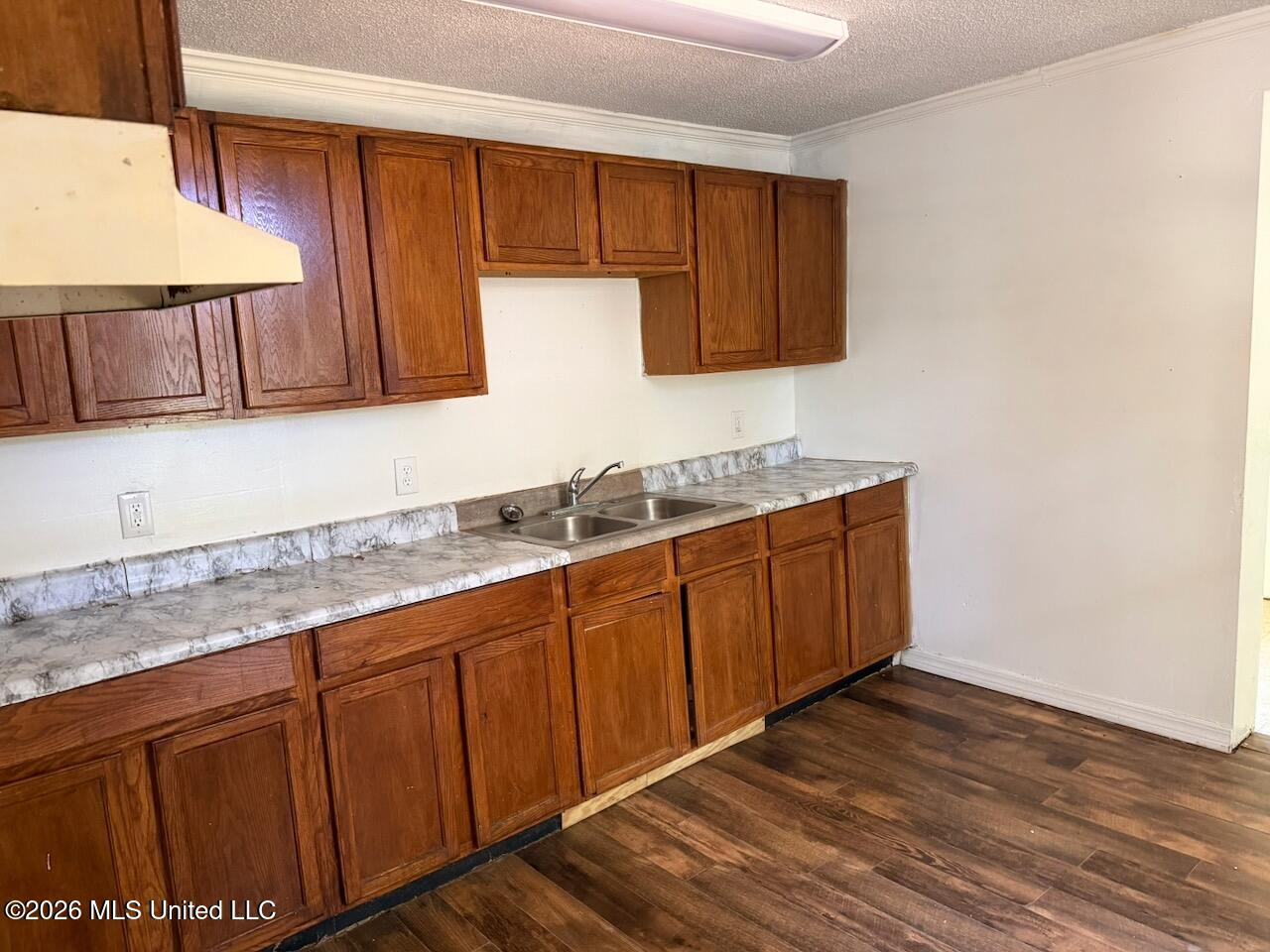 2020 41st Avenue Property Photo 3