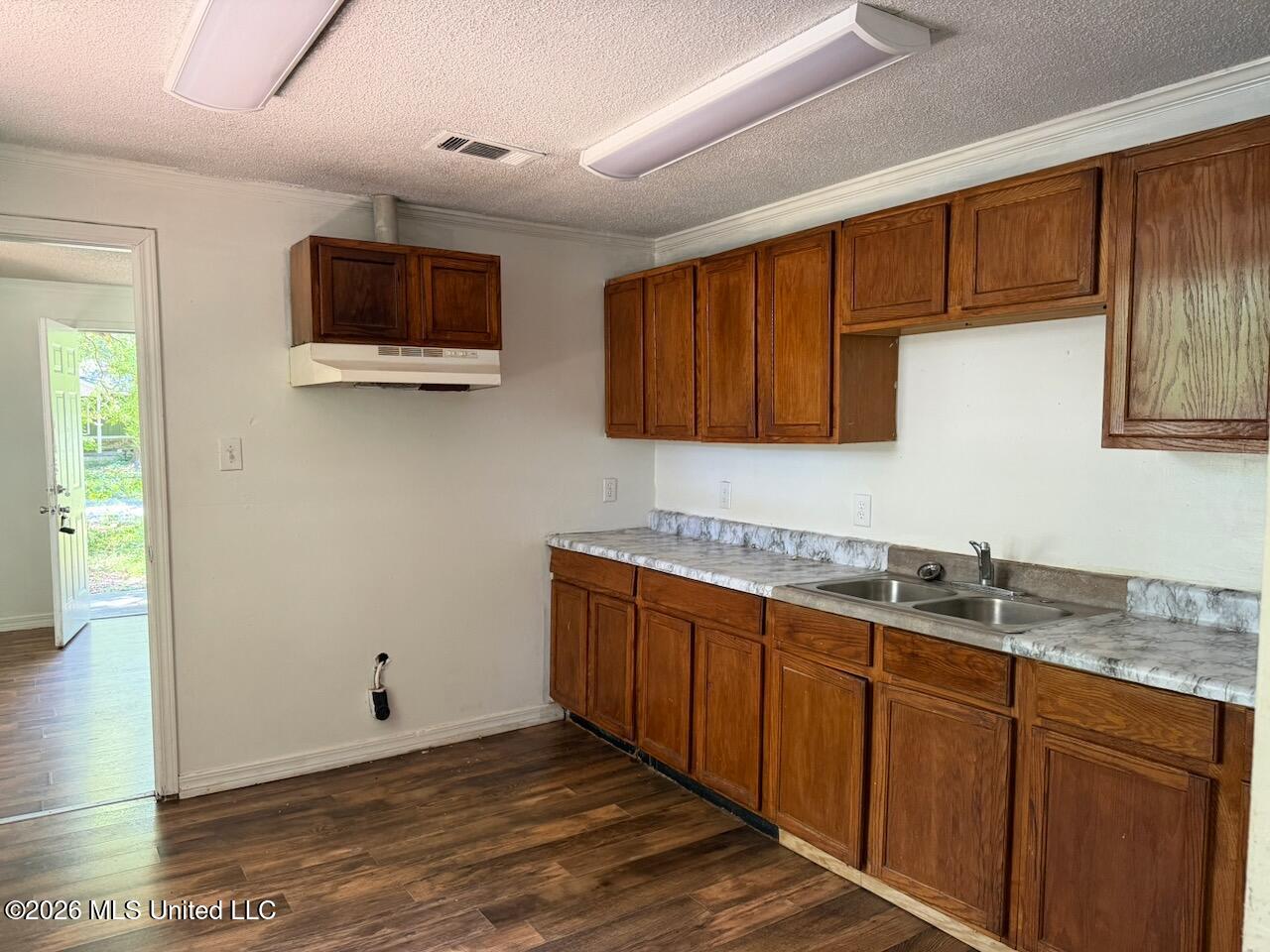 2020 41st Avenue Property Photo 4
