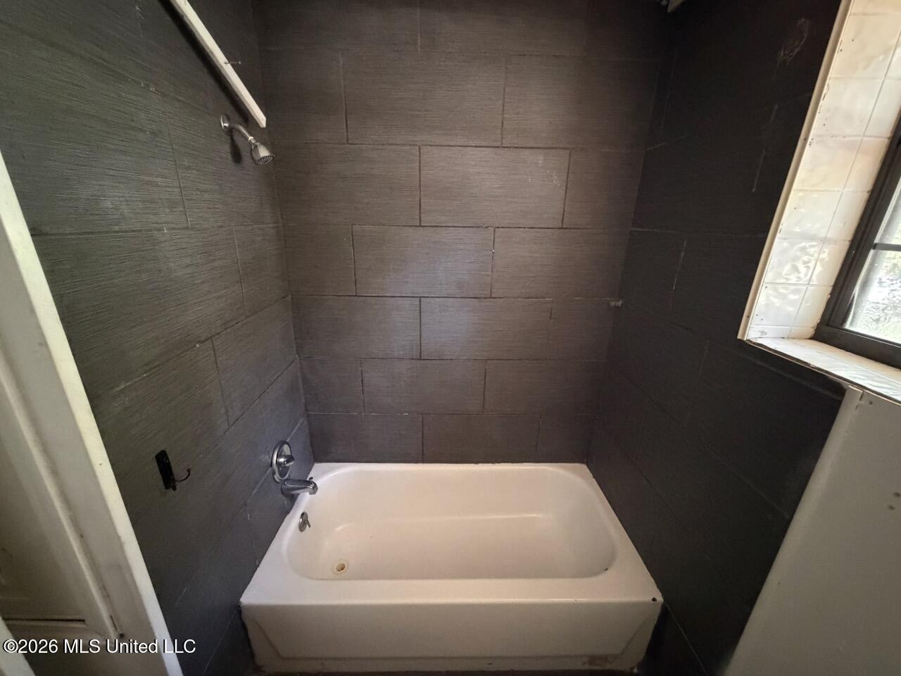 2020 41st Avenue Property Photo 9