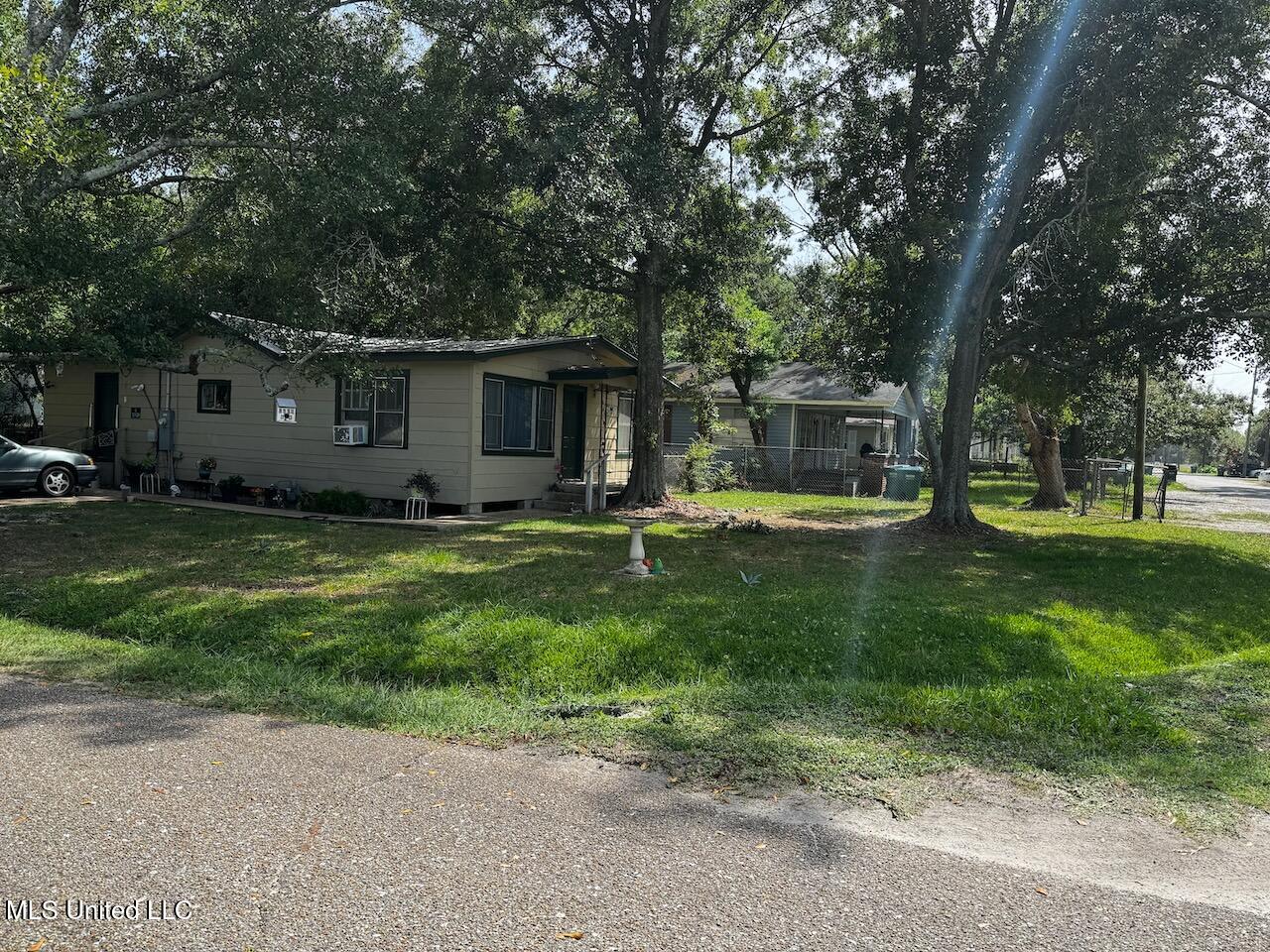 1320 37th Avenue Property Photo 2