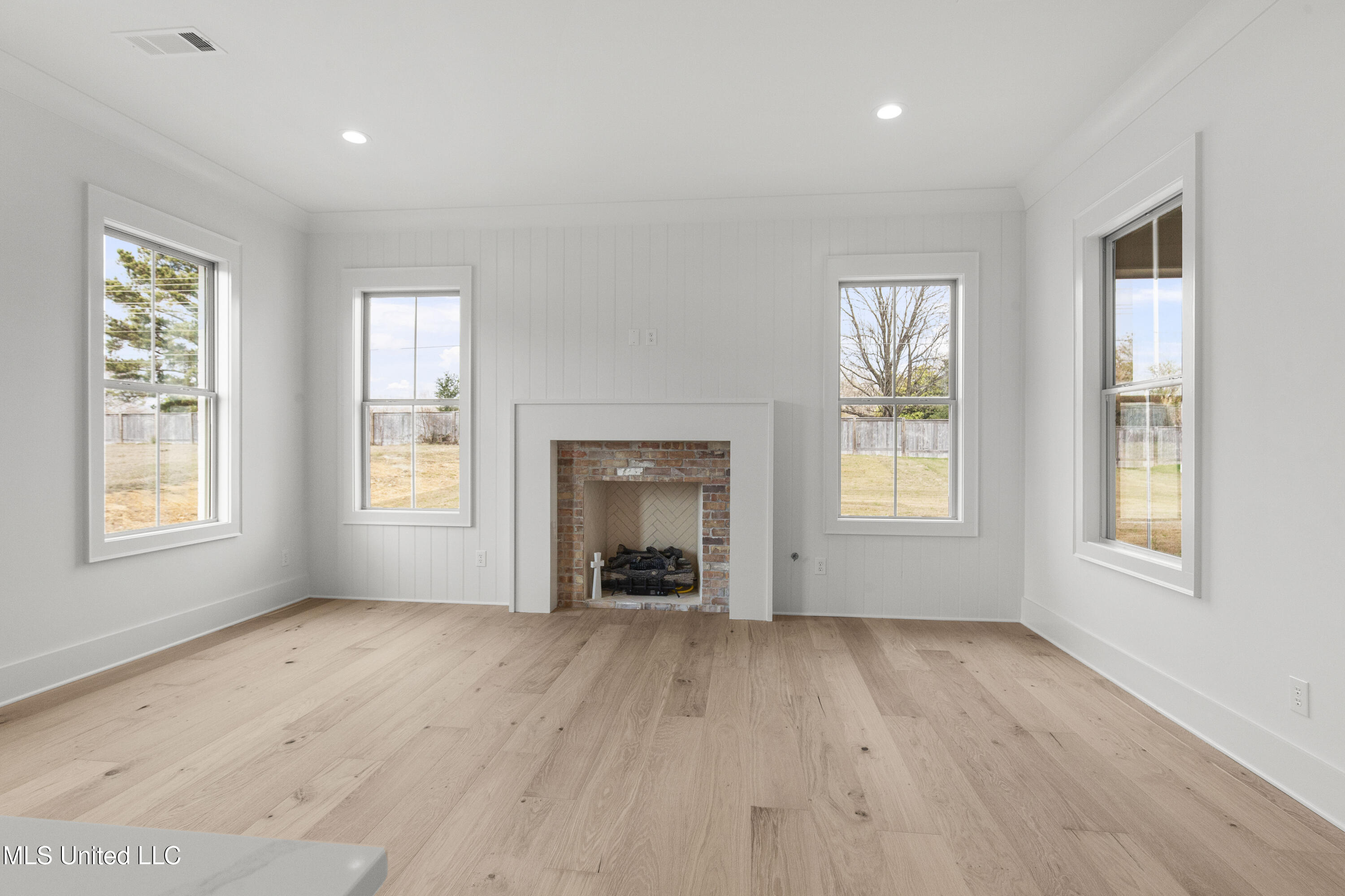 216 Parke Drive Property Photo 11