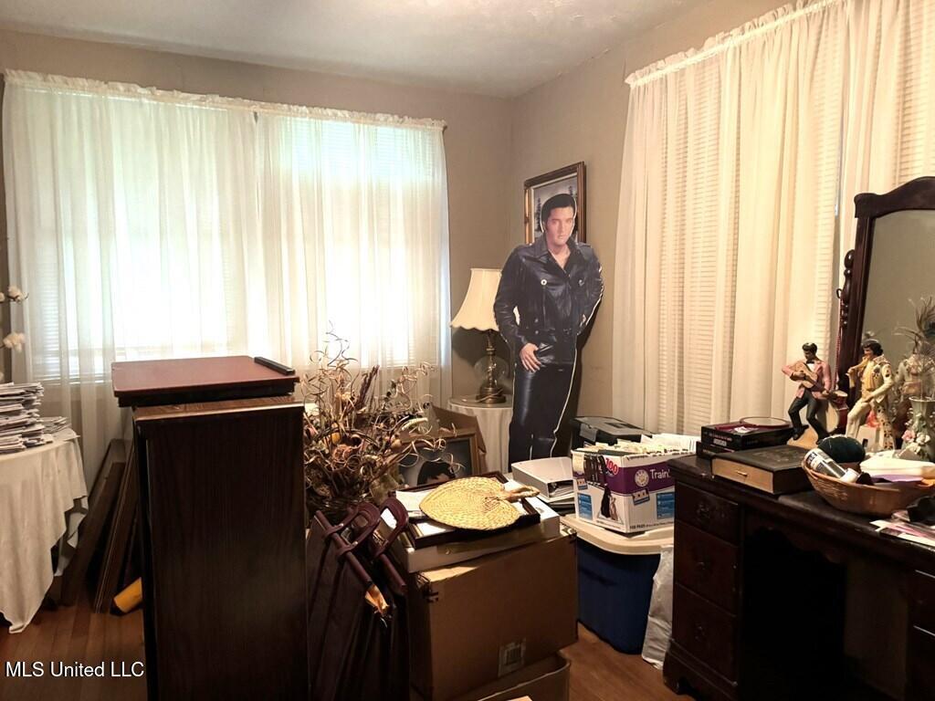 309 Armstrong Street Property Photo 4
