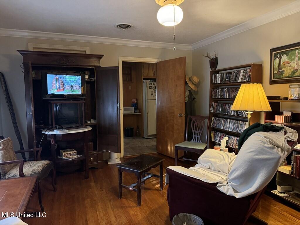 309 Armstrong Street Property Photo 11