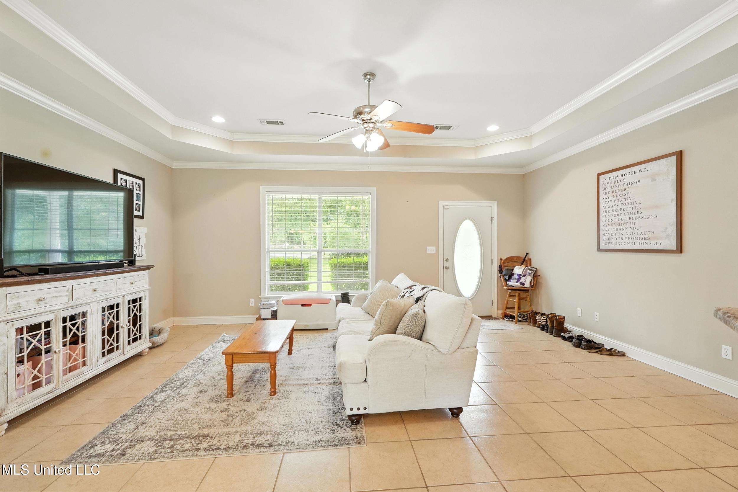 16 Tripp Lane Property Photo 8
