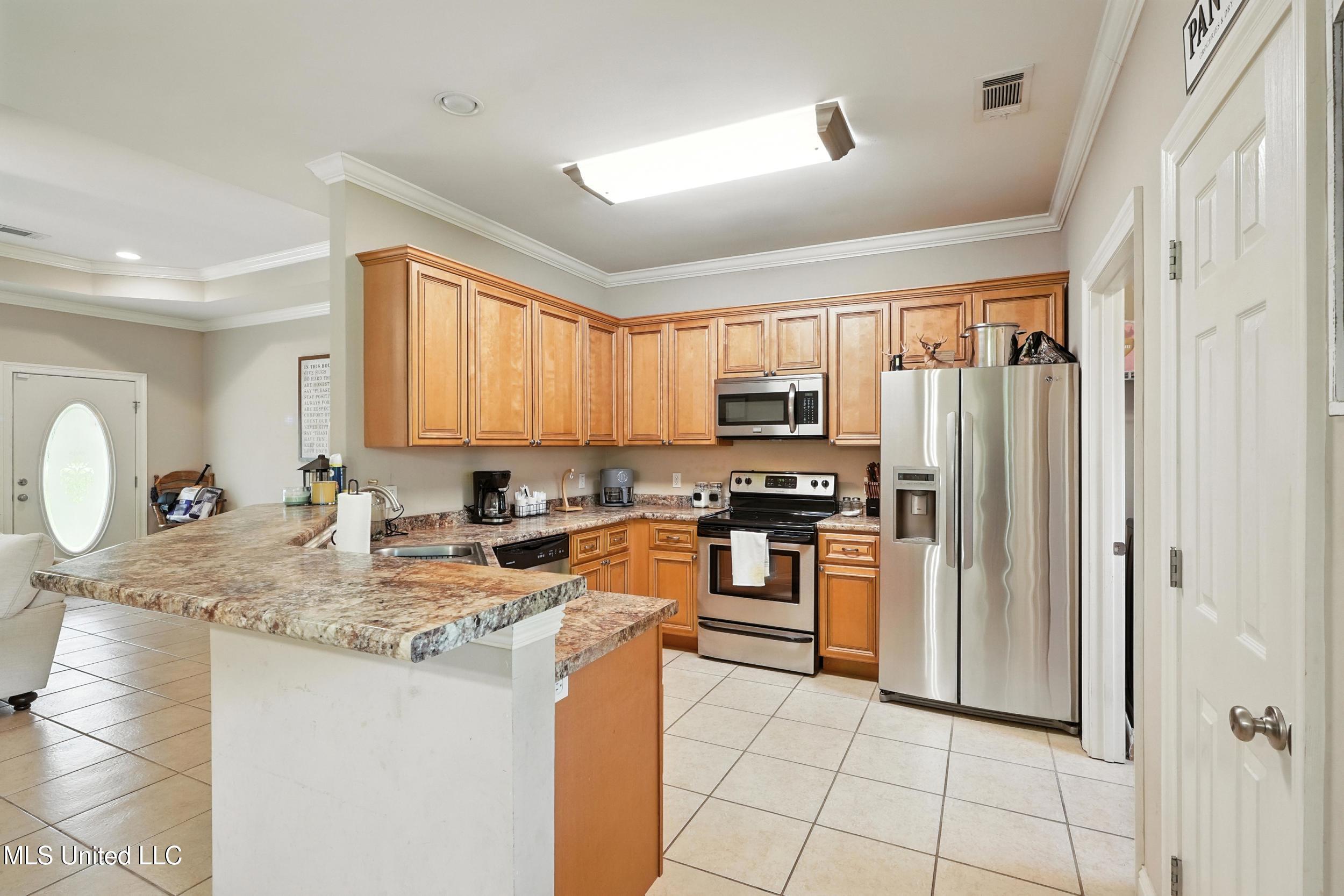 16 Tripp Lane Property Photo 11