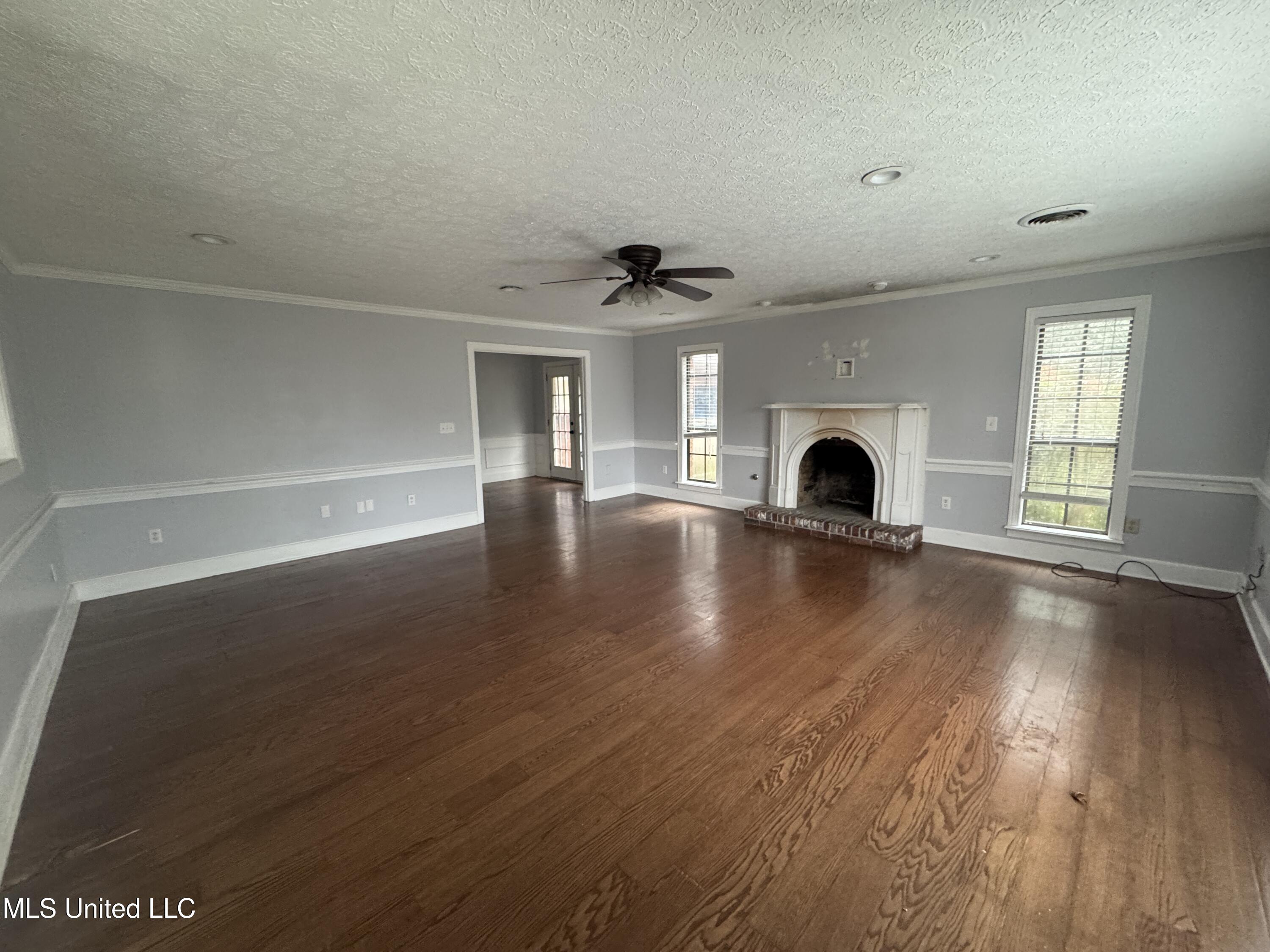 105 Easthaven Drive Property Photo 3