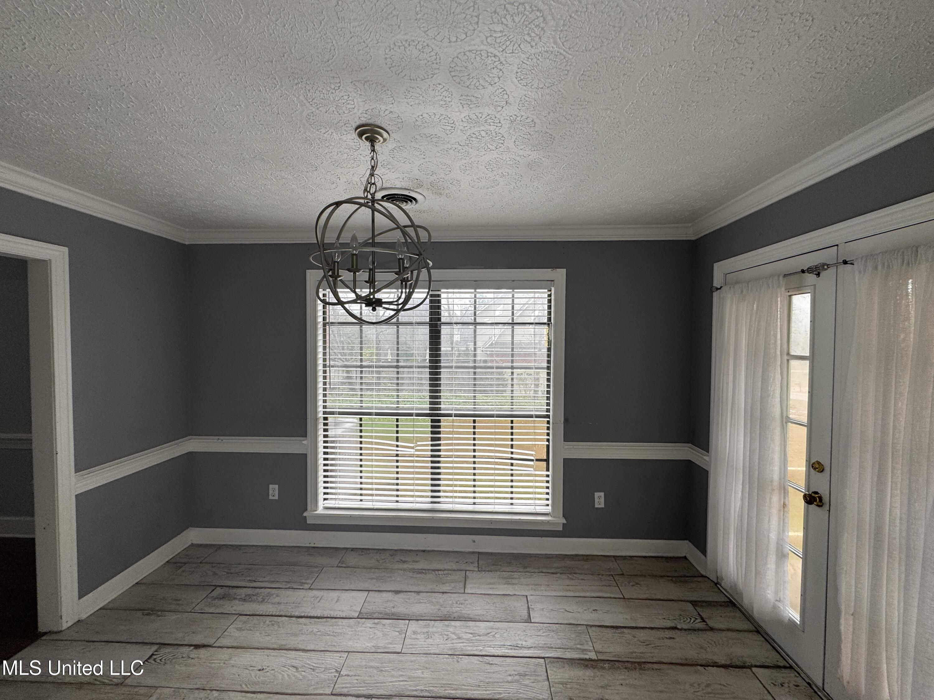 105 Easthaven Drive Property Photo 5